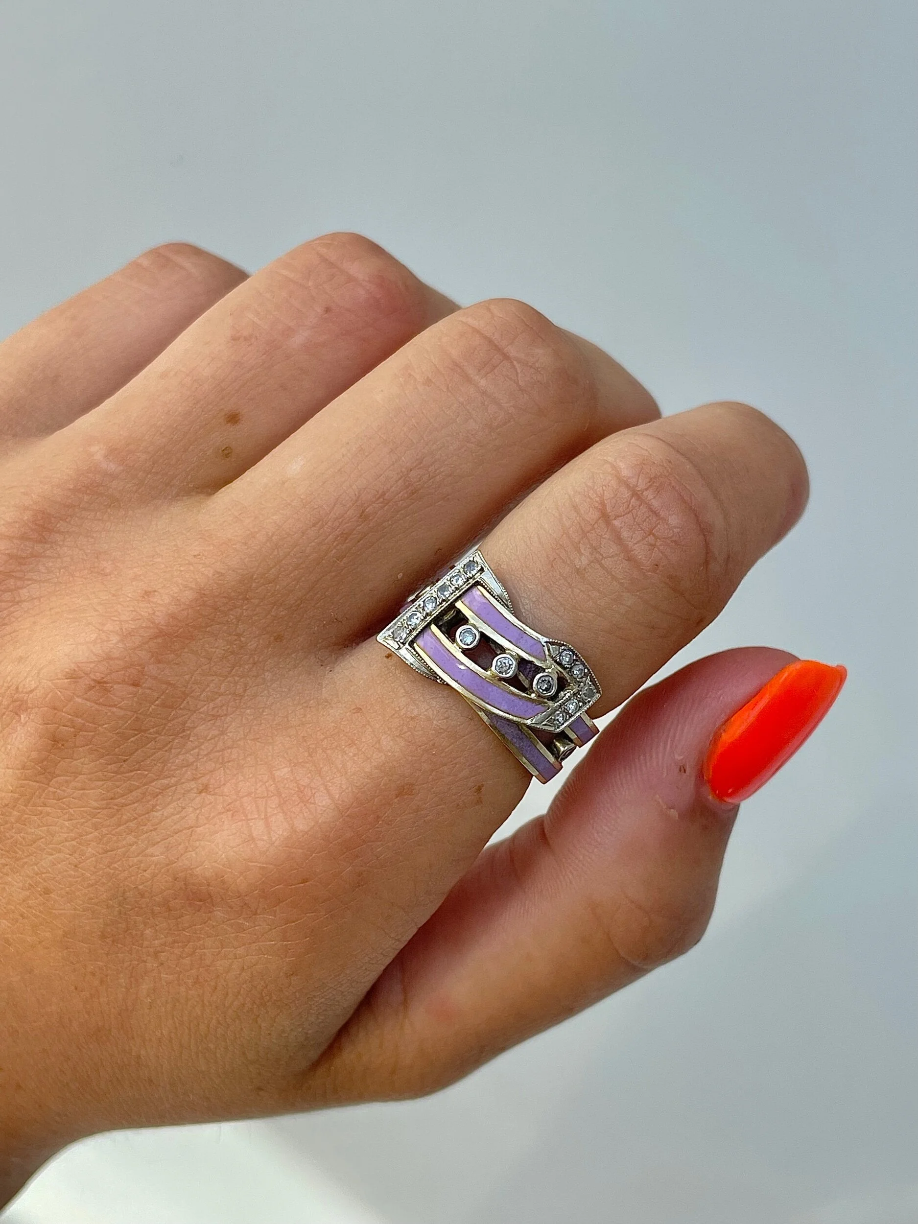 27A241F4-86AD-4D52-97D4-8BDE3EB423ED