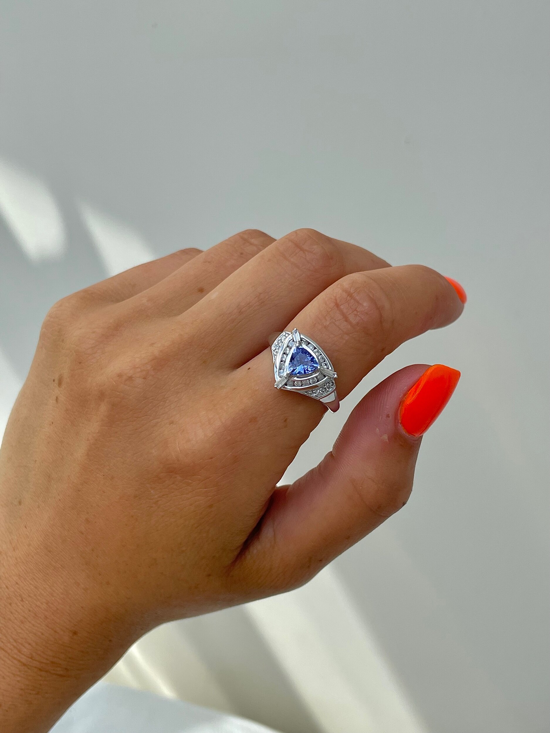 12E386F5-5B71-4DBB-993E-78532A09F978