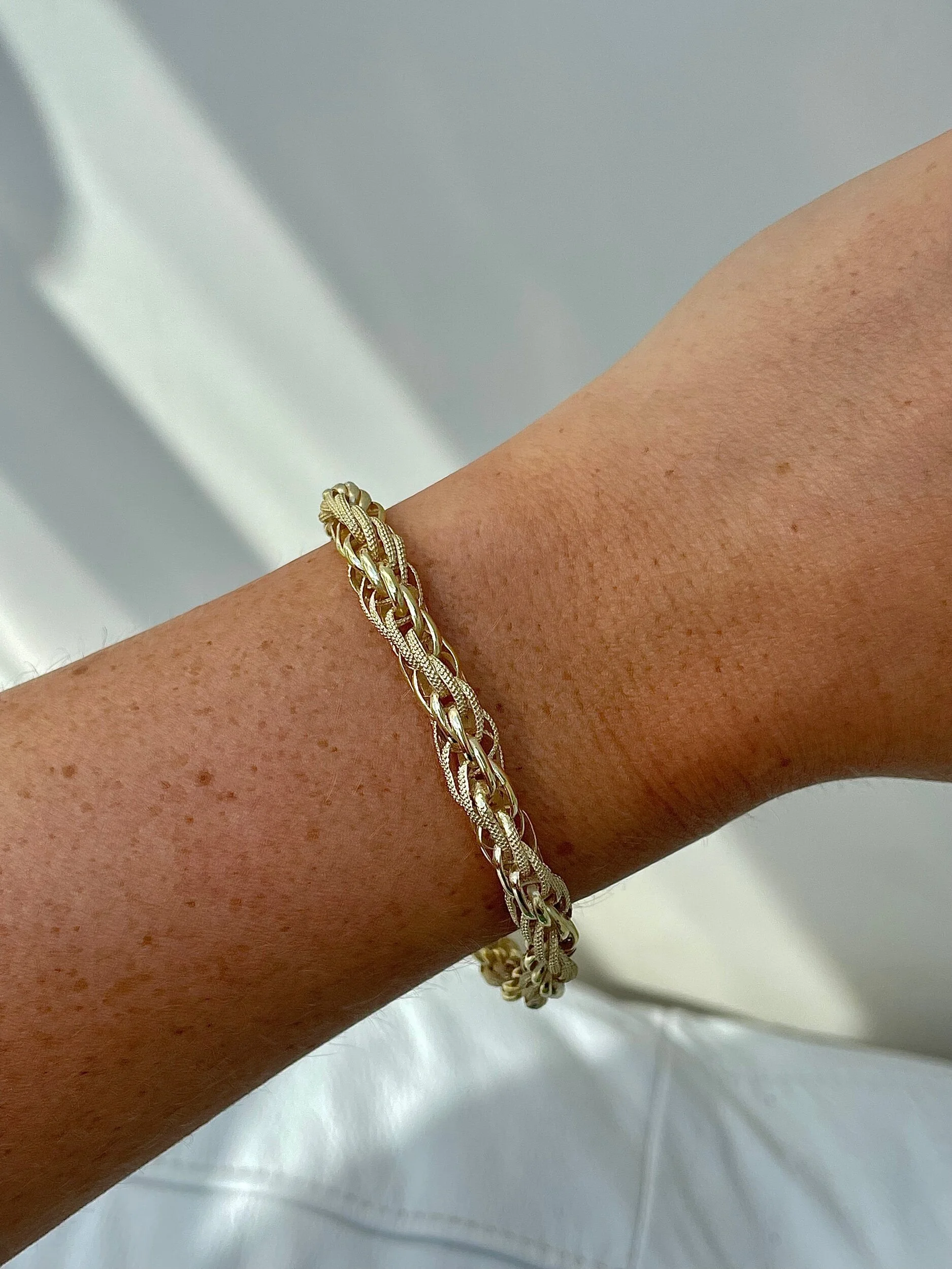 D771A955-6D76-4883-B0D3-B71862034768