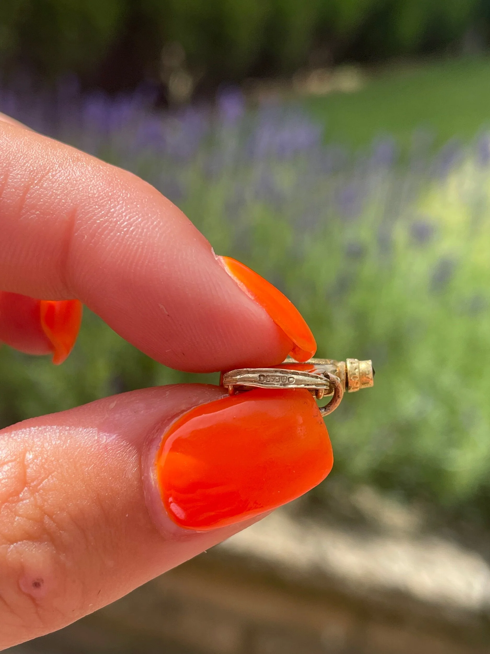 C3F978C1-82EB-4F5B-935F-61BAD300DDAD