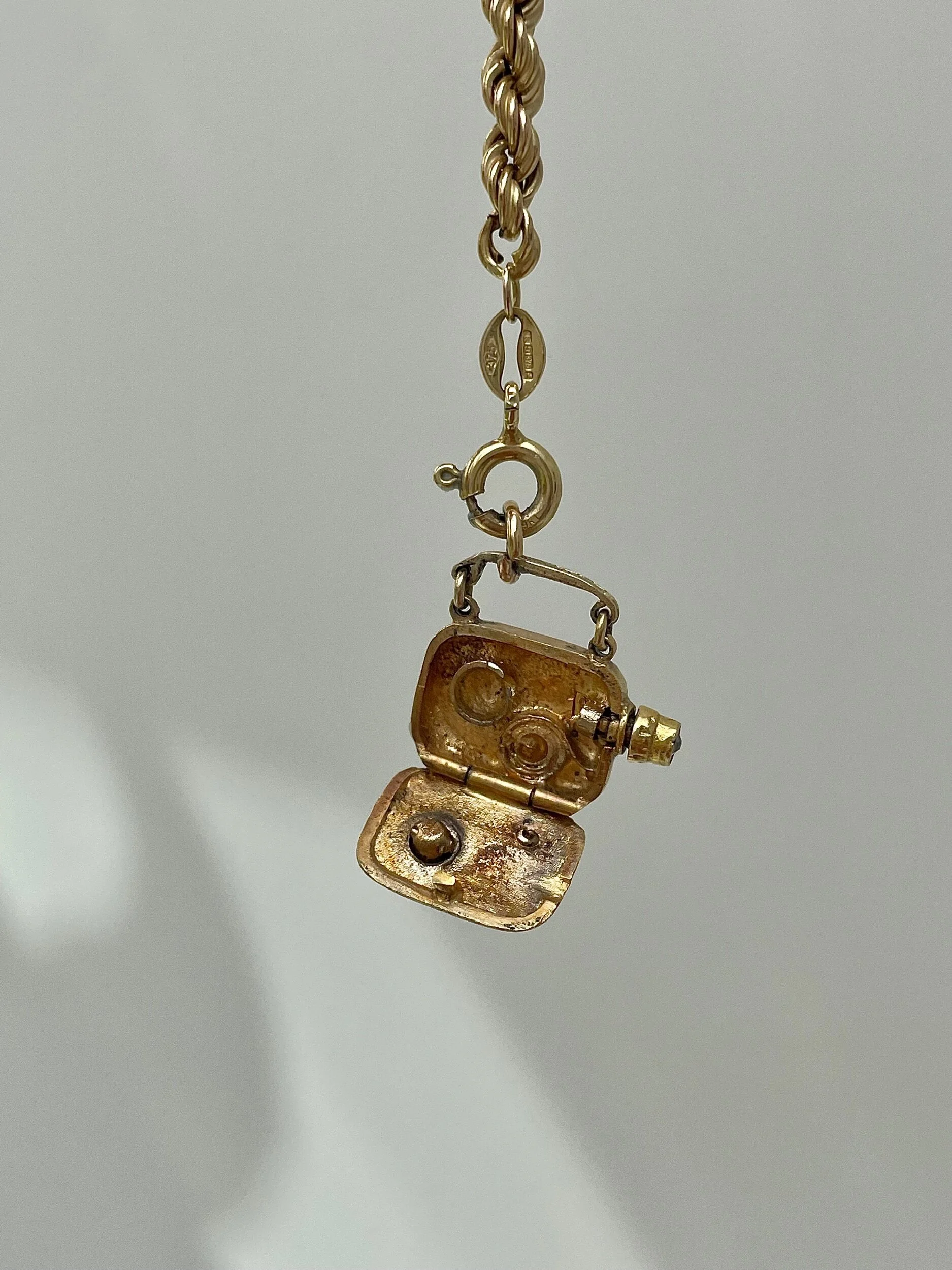 9AD081F3-D238-4404-8DCD-68EA2EB750AA