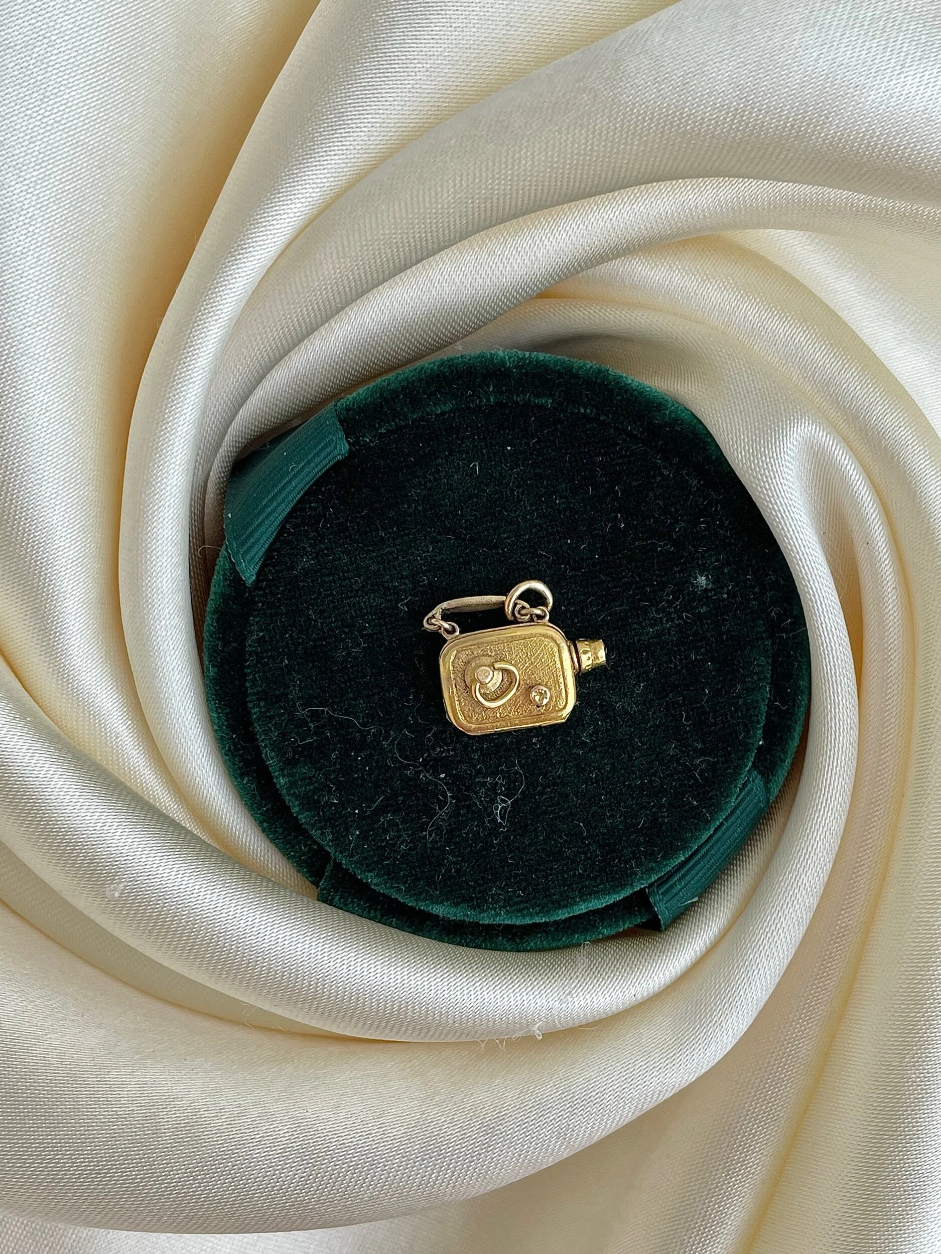 3E09524B-4A2D-492D-AA9A-B6E23502499F