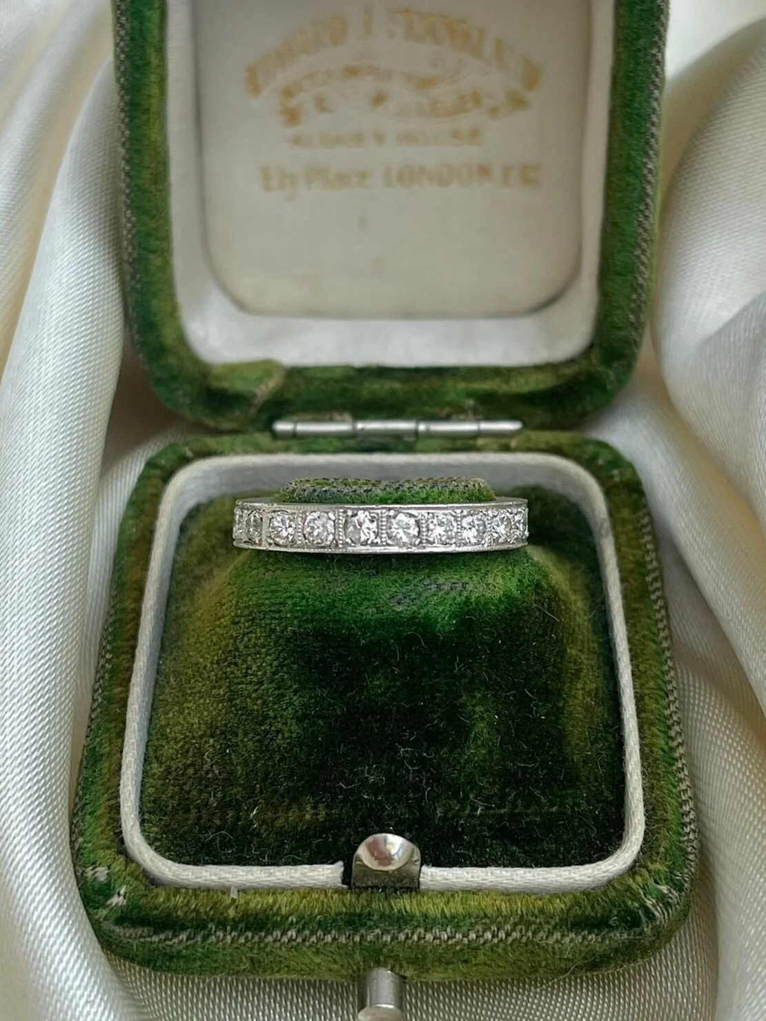 5D884798-E1D9-4D37-AC1B-7BCB88BEF323