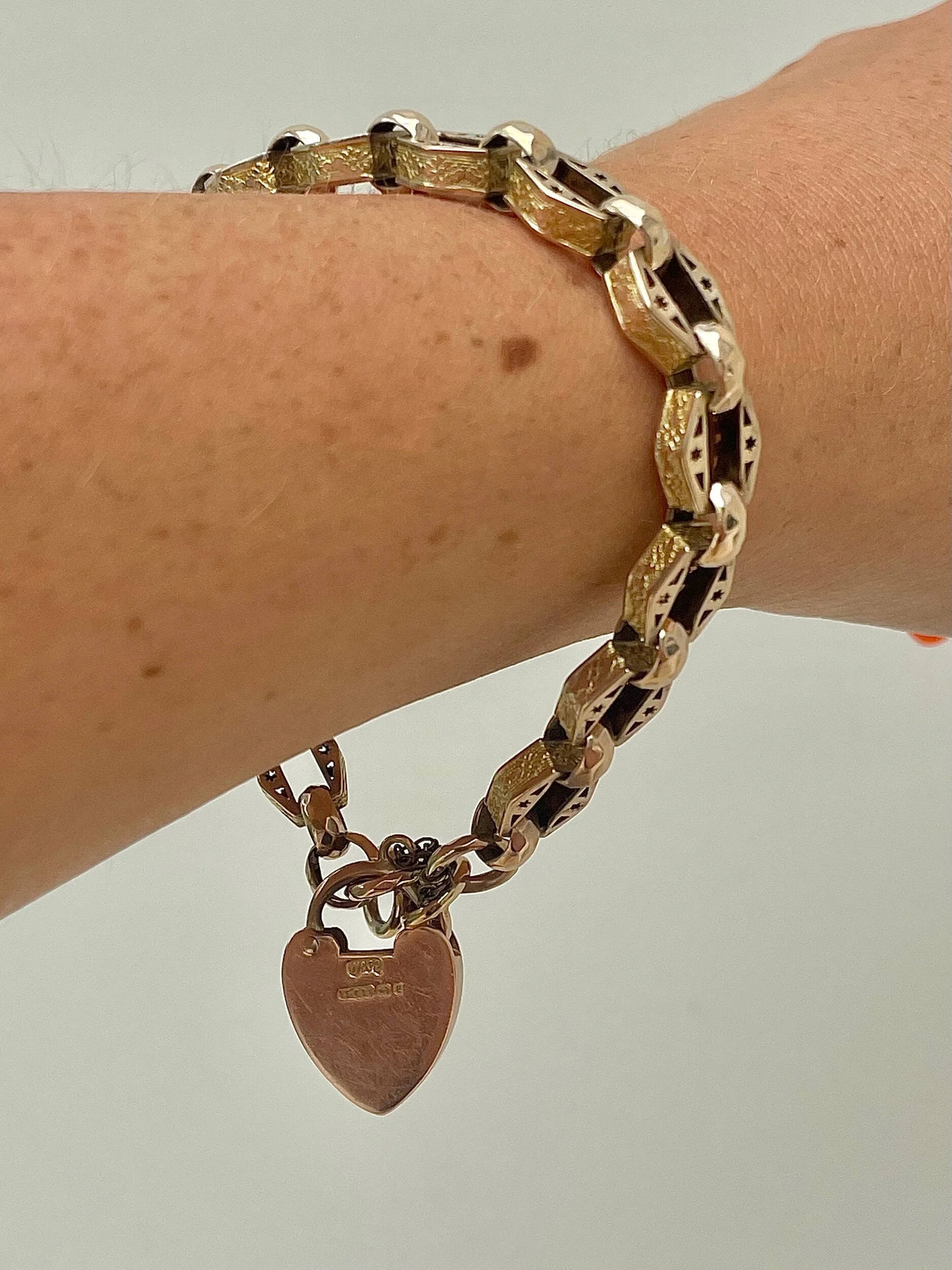 AAEEA0F2-C57E-4A38-9C8D-1740E67550D3