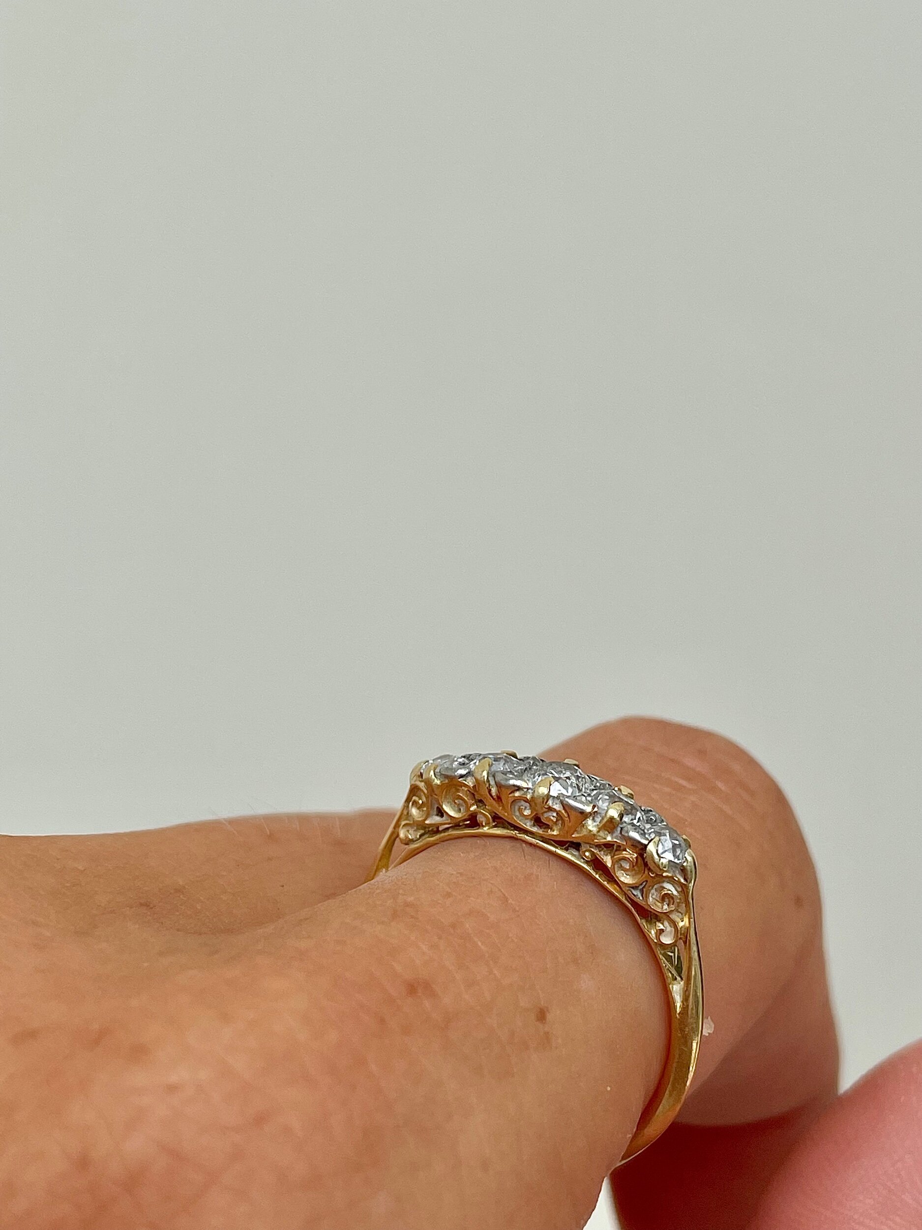 BFC7F7E9-D79B-4892-981C-CC8E9ACE58EF