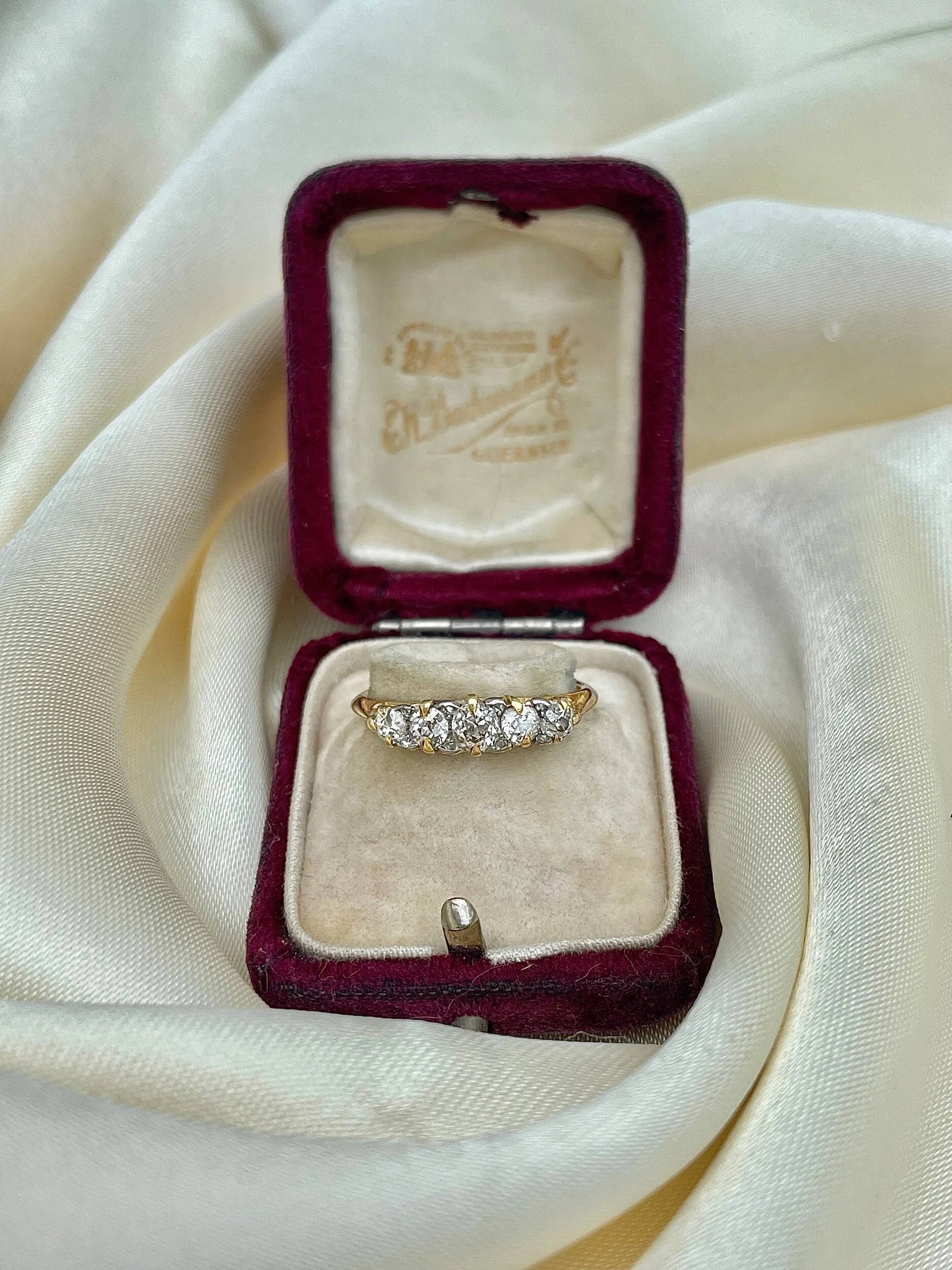 409AA4C7-E5E0-420C-94FF-00FC412E582F