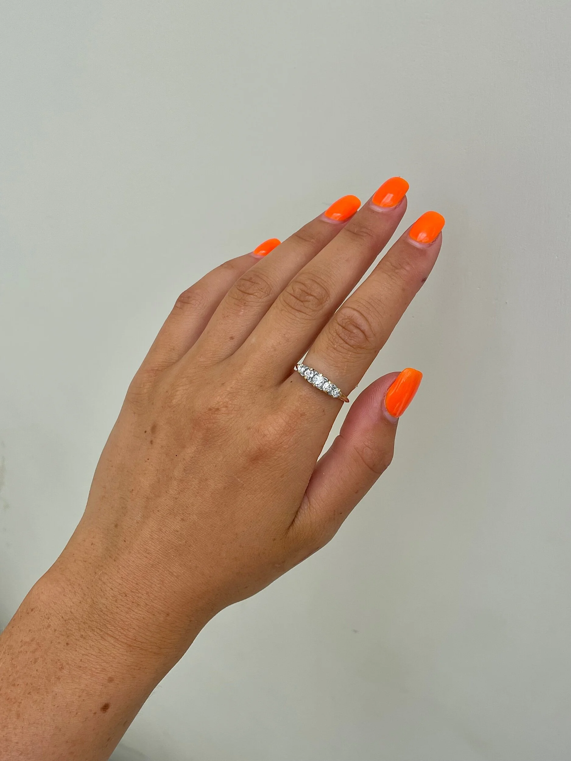 DECAA425-16BD-4B81-B5A4-855D14293C2B