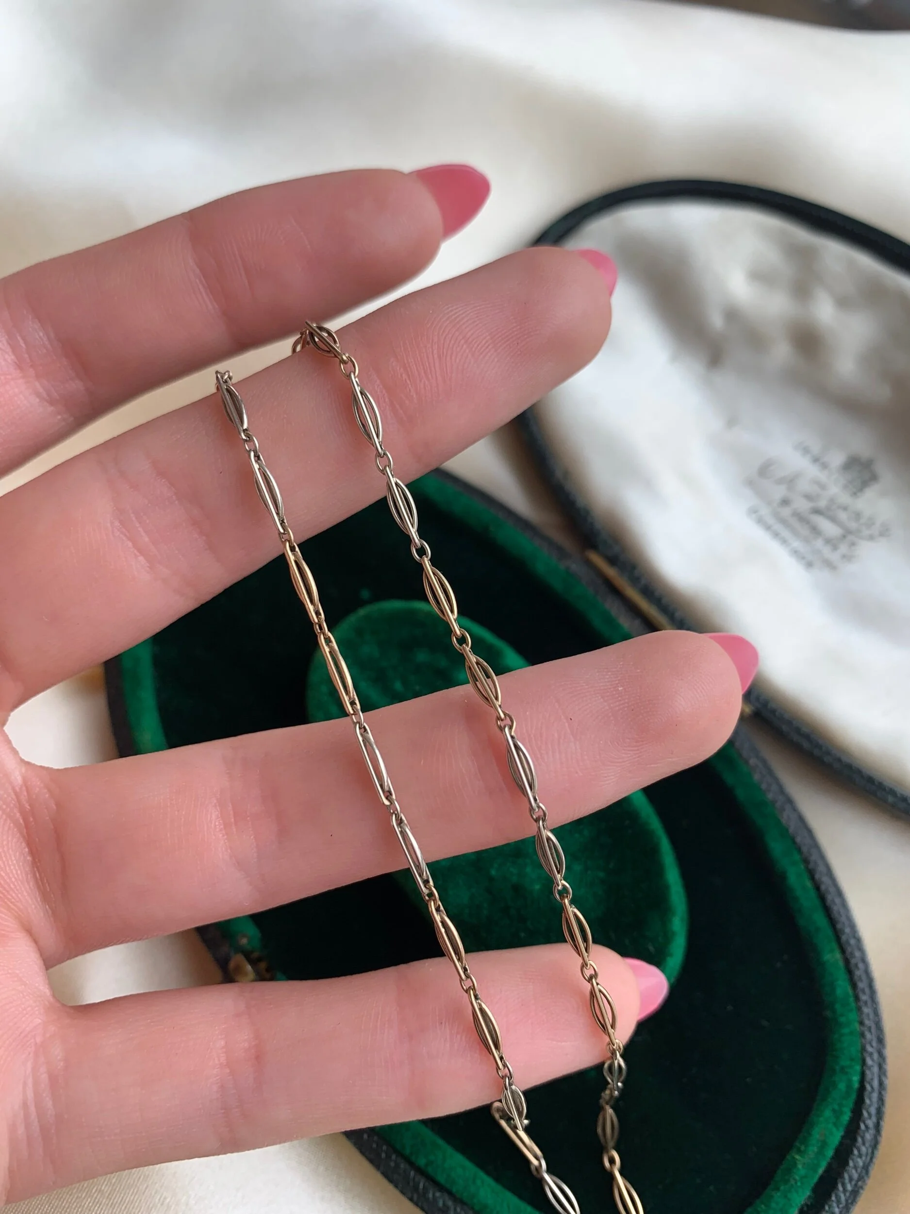 F2BBE372-9628-40B8-8AF5-93B228726192