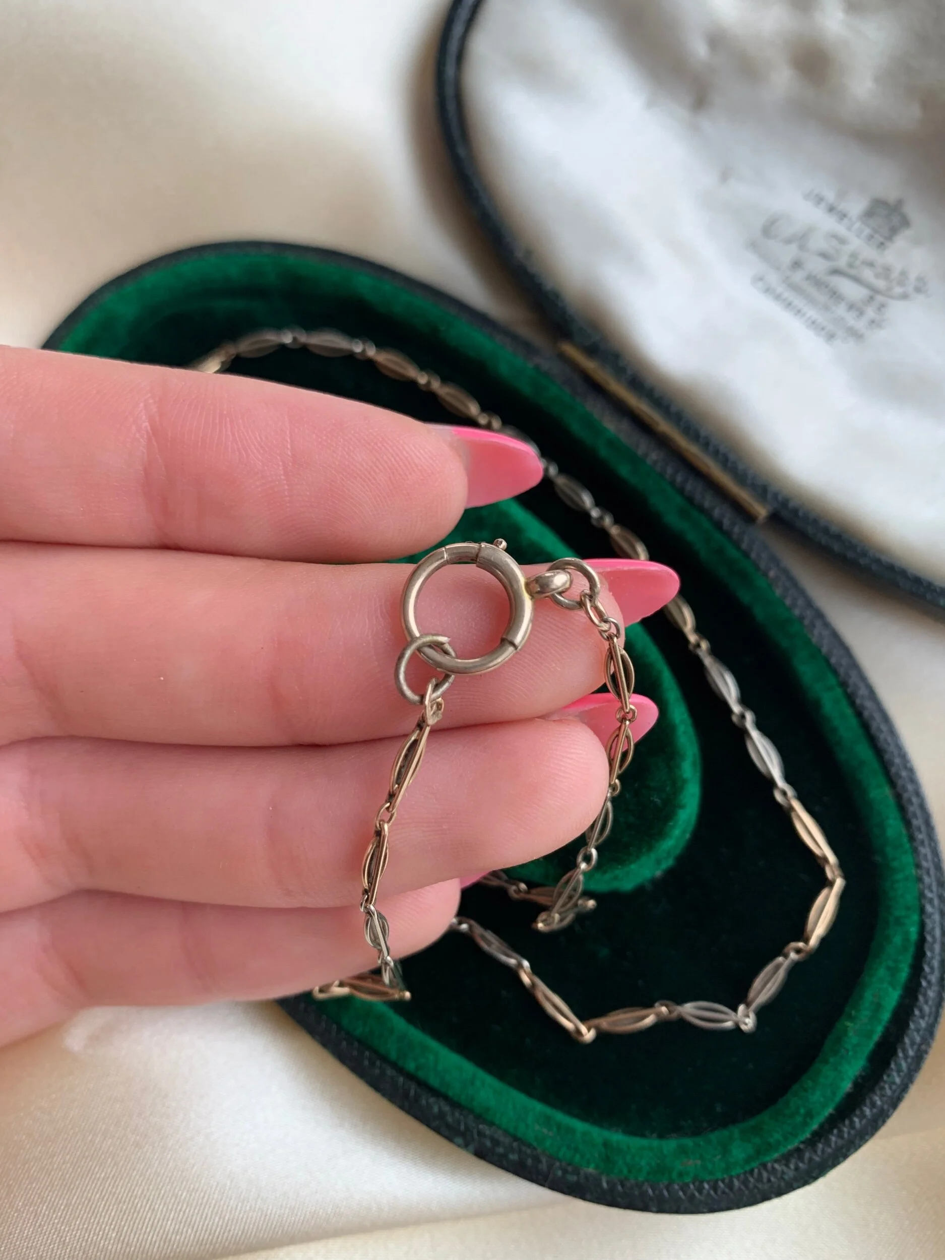 C25708CD-6995-483D-9CA9-7AEFAB9EC9FC