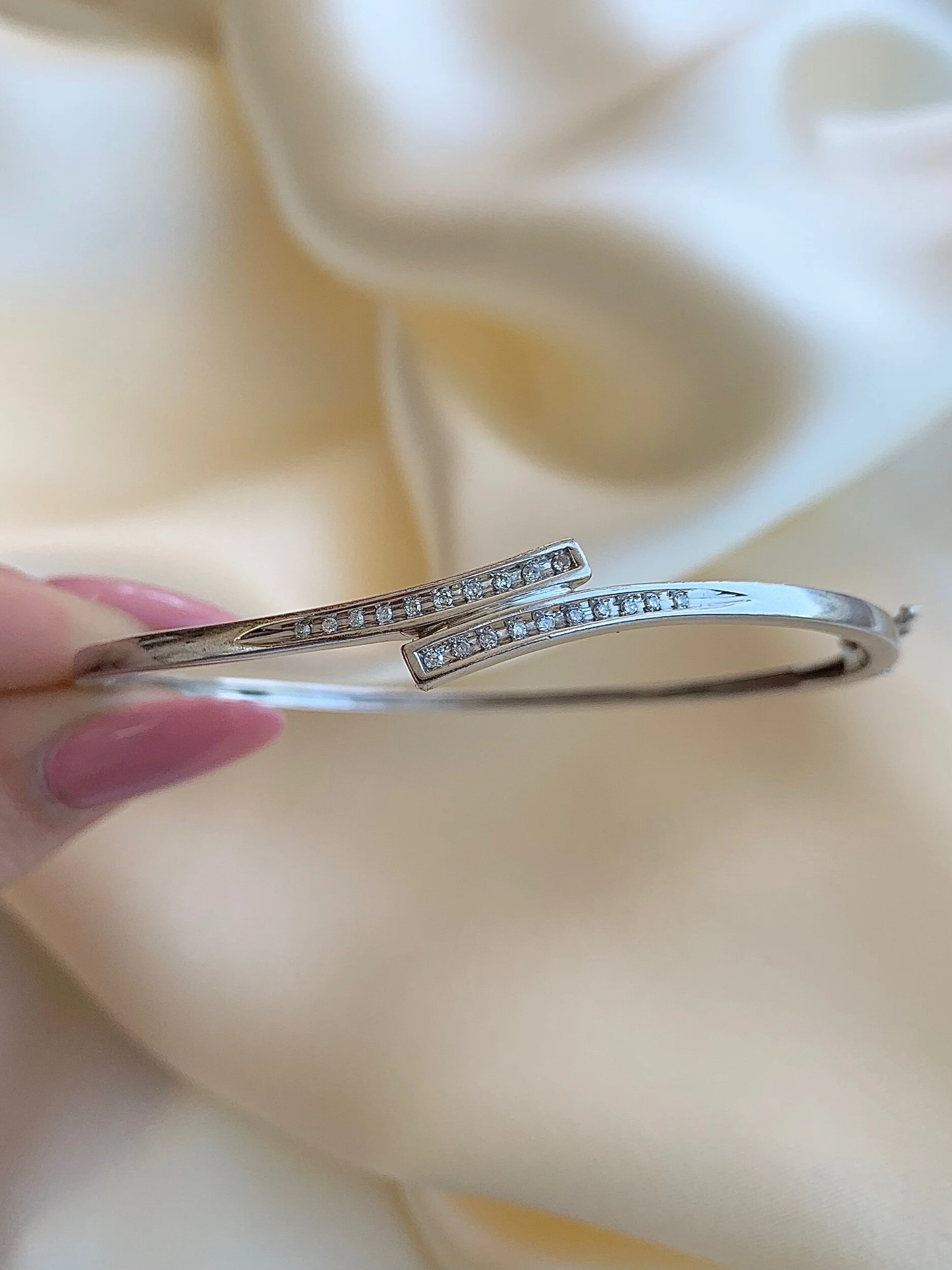 0B87ADCA-0B46-473A-B782-C3EF2FE5FC4B