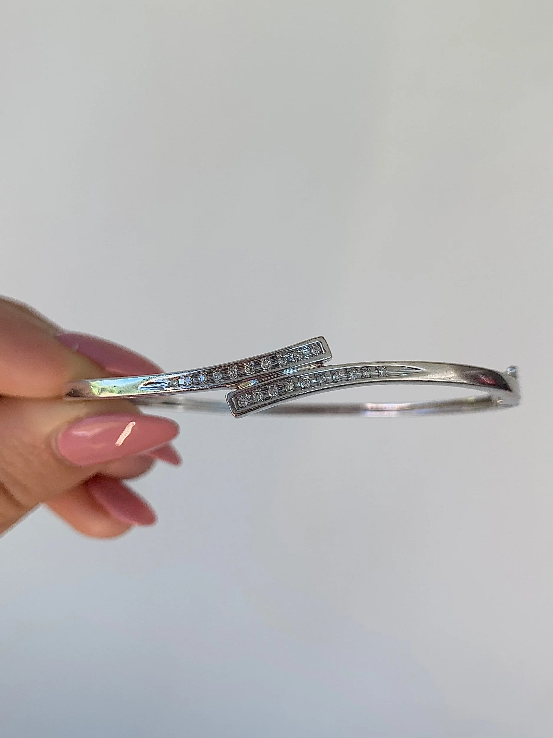 7B4D4DC7-75ED-4D4B-89B6-82751529CE8F