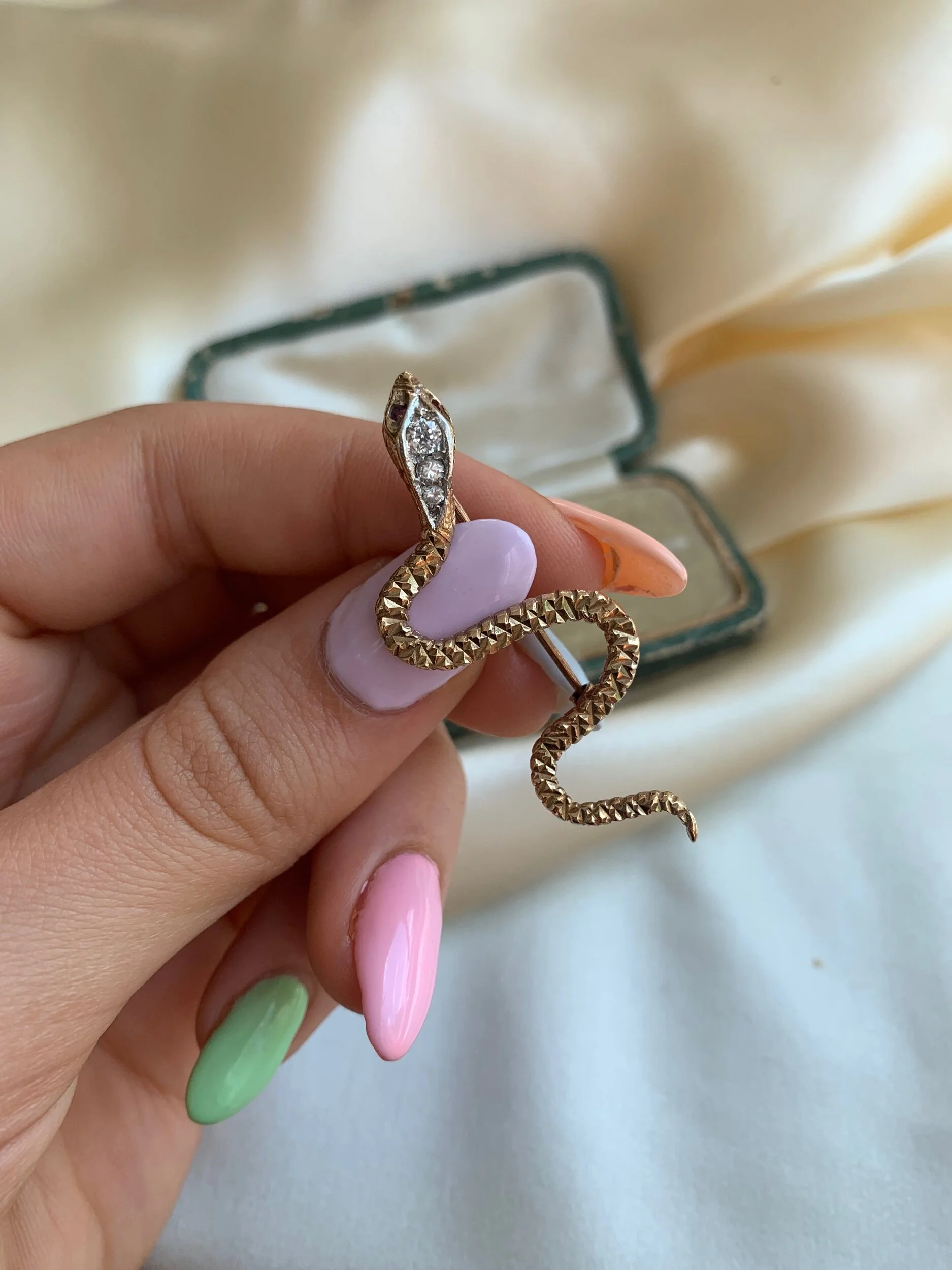 0BB8DC67-4573-4A0B-873C-5A681A27C7AD