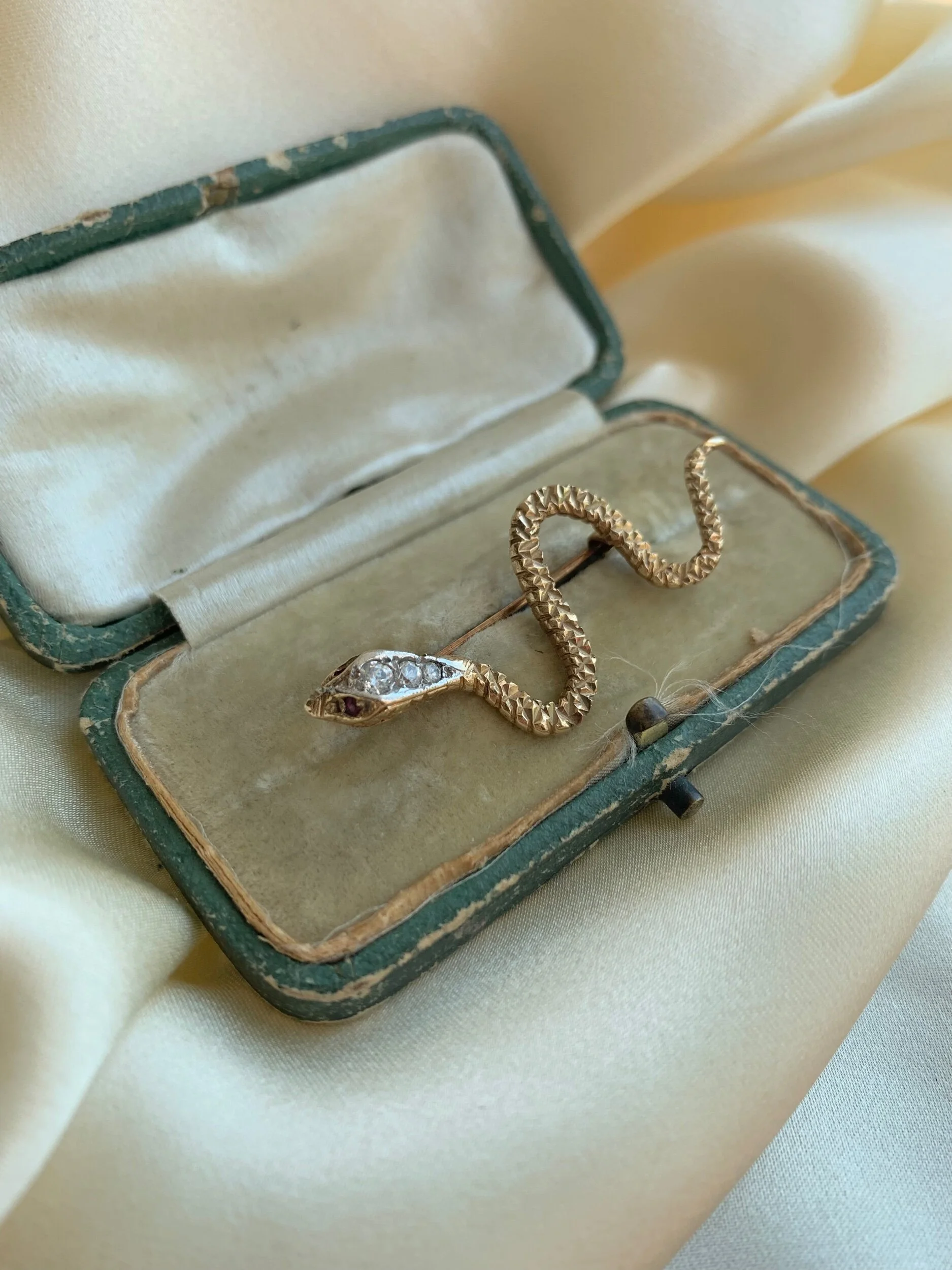 3A852649-38B1-4428-A82E-373AEC662130