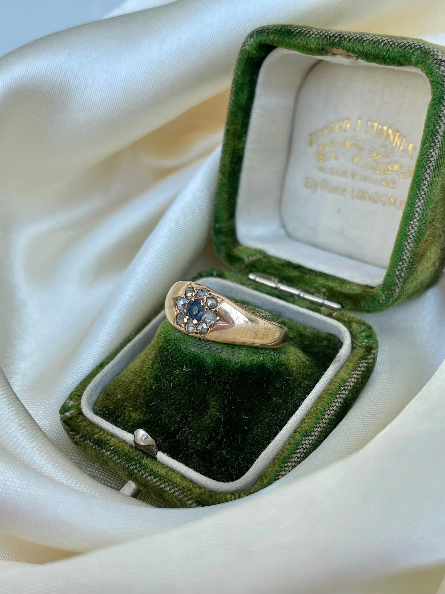 EF2B3550-87F5-4638-BD14-4A8EB1A88825