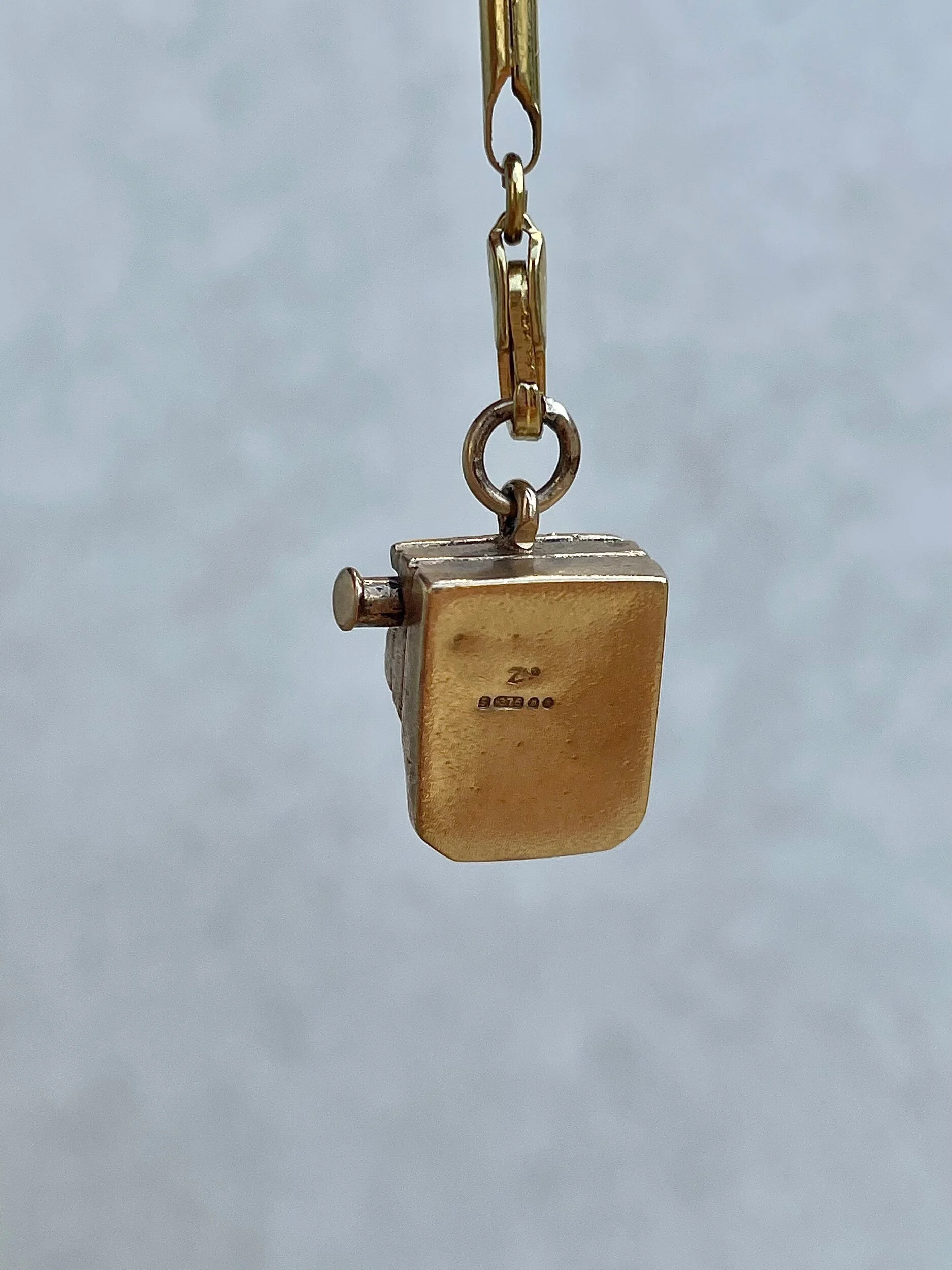 E6FB33BE-816F-4A24-9BC9-3A285FB0BCDD