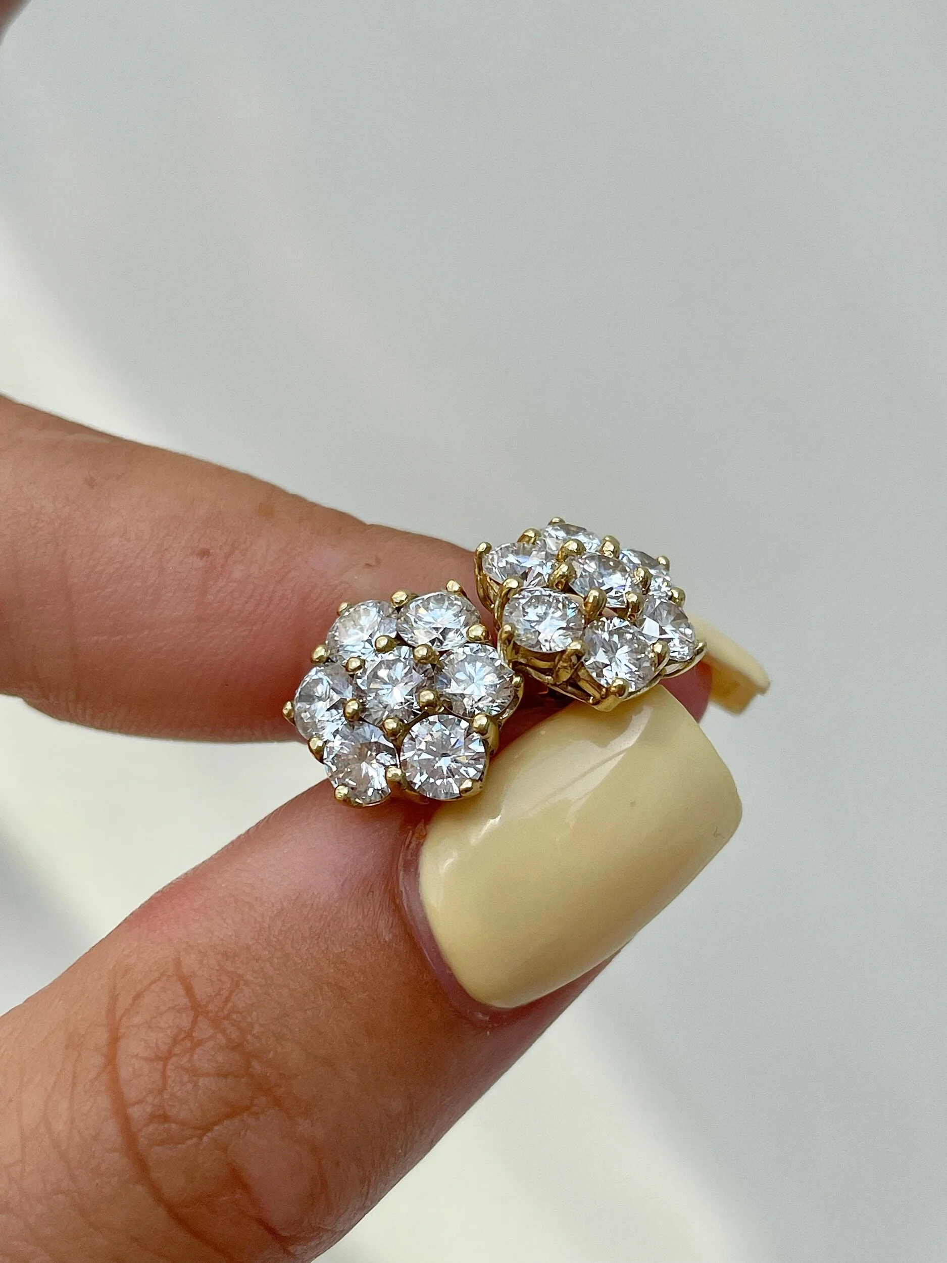 7769E54C-4FF0-42DD-9AEA-97216ED8B1CF