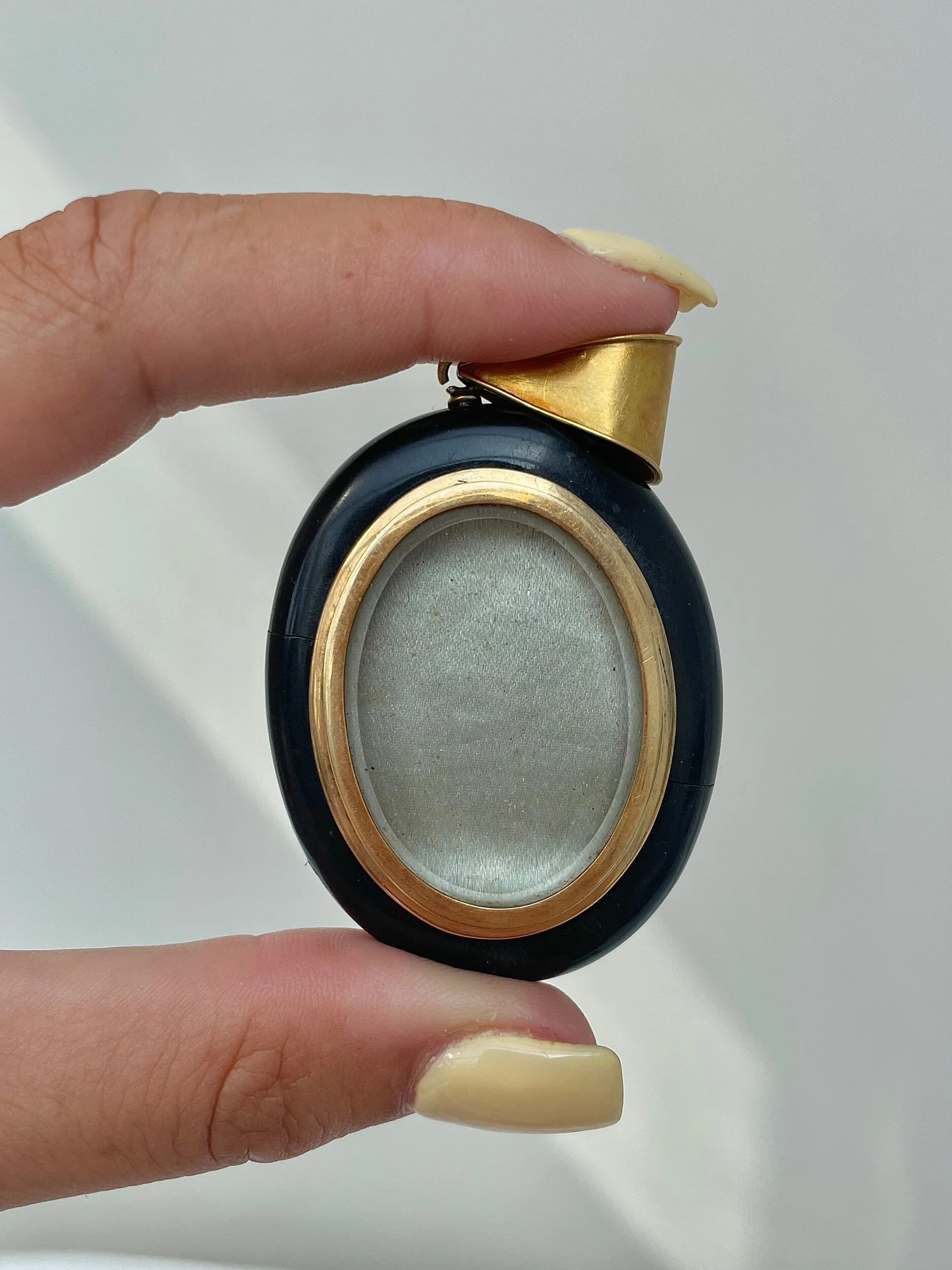 B6406F7E-FC81-472F-B787-95612405C8C8