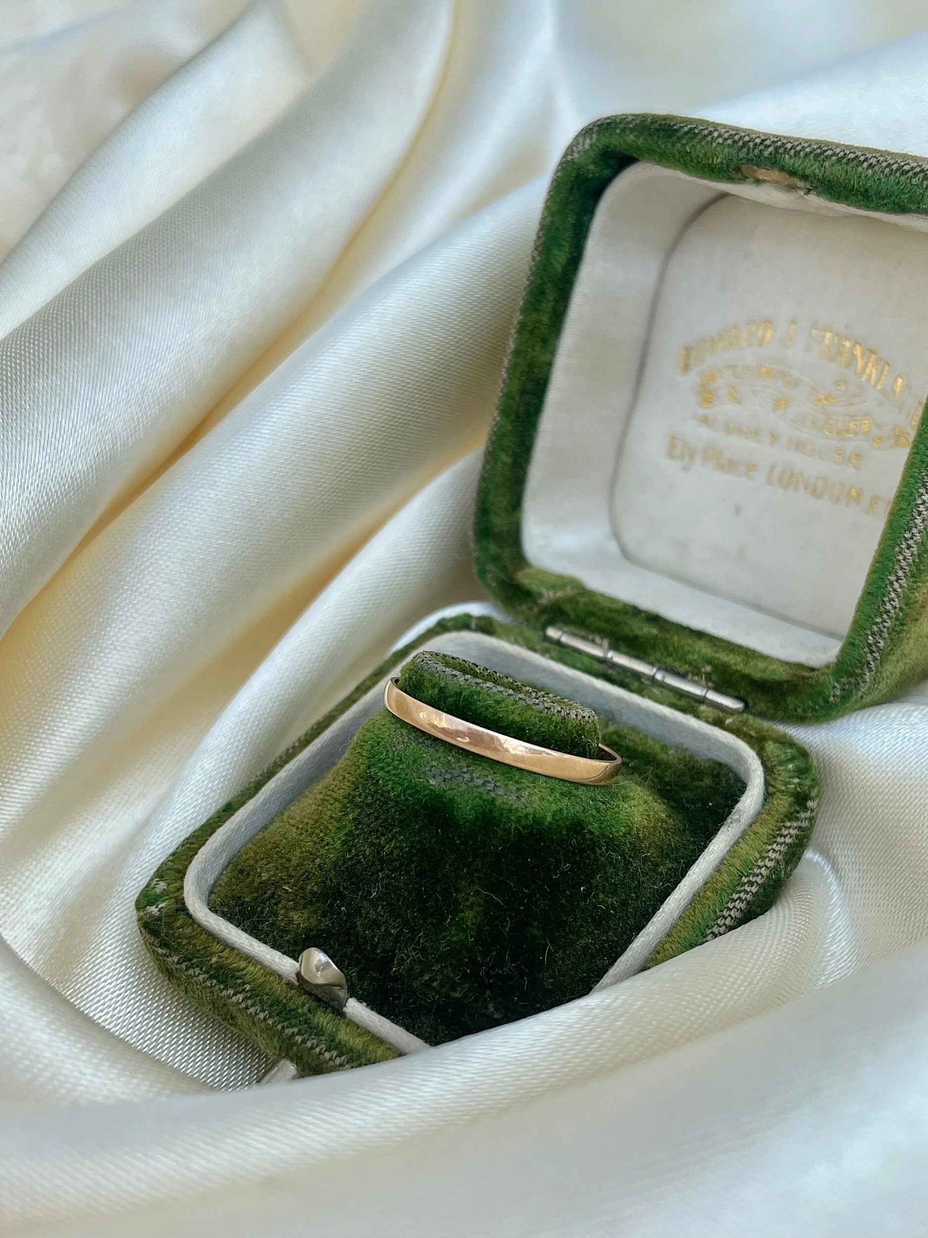 1502ABC3-1A72-4BED-B6EF-75DF511DF3F6