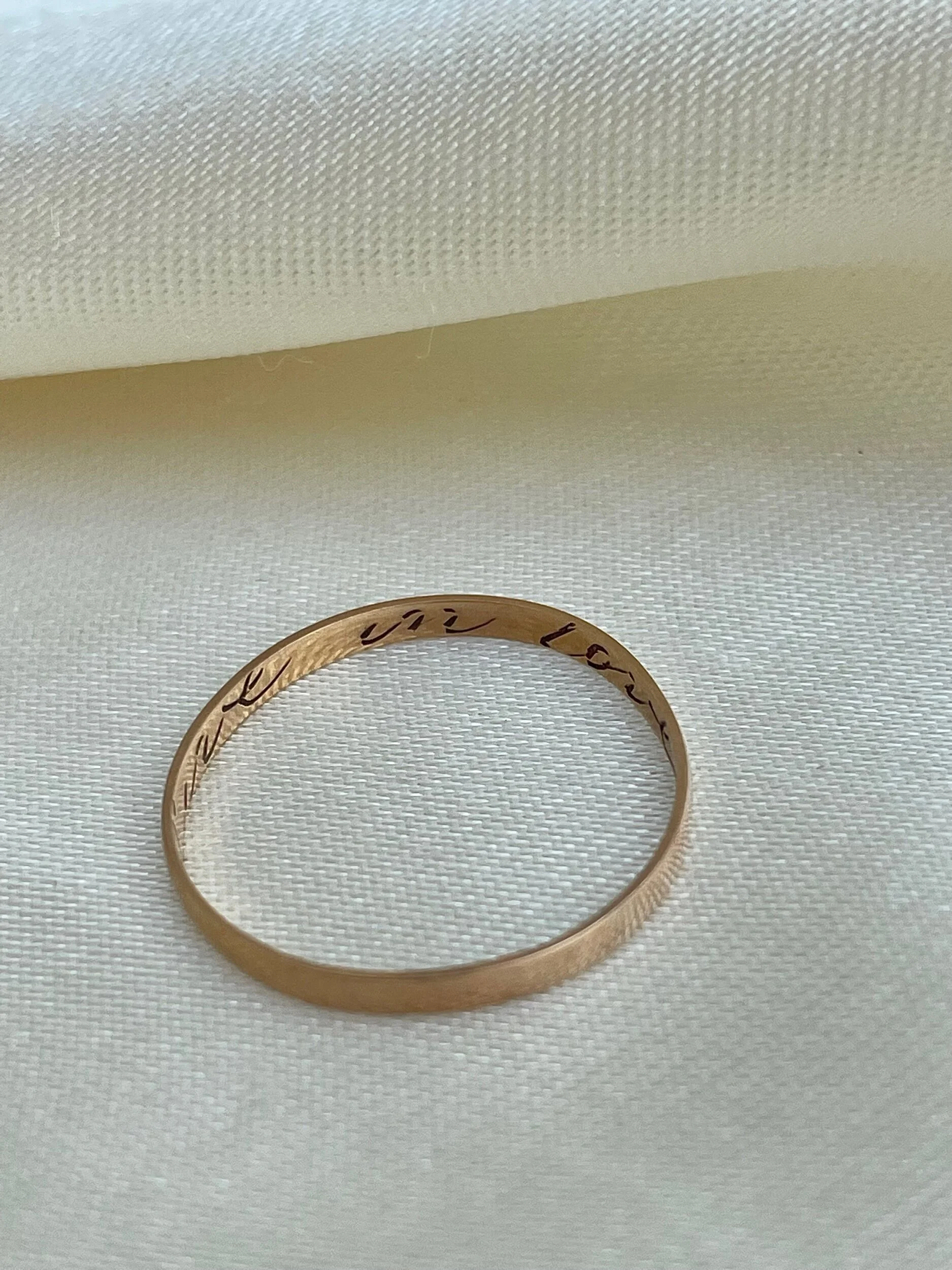 5AC00F76-82F7-4E96-9BC3-EBCE32D0252E