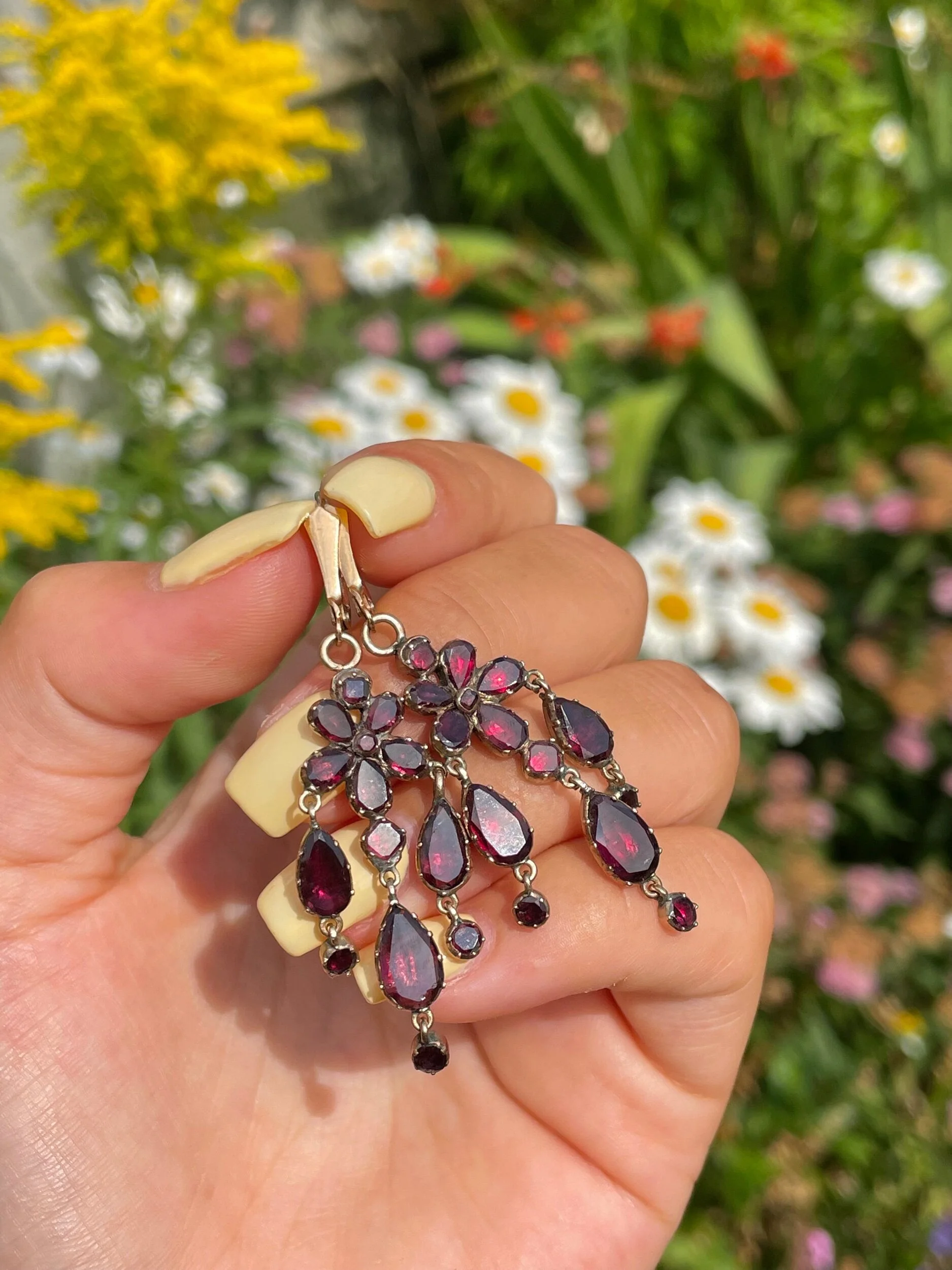 48A73D0F-DF3E-4B3B-A1DF-6D460D763FEA