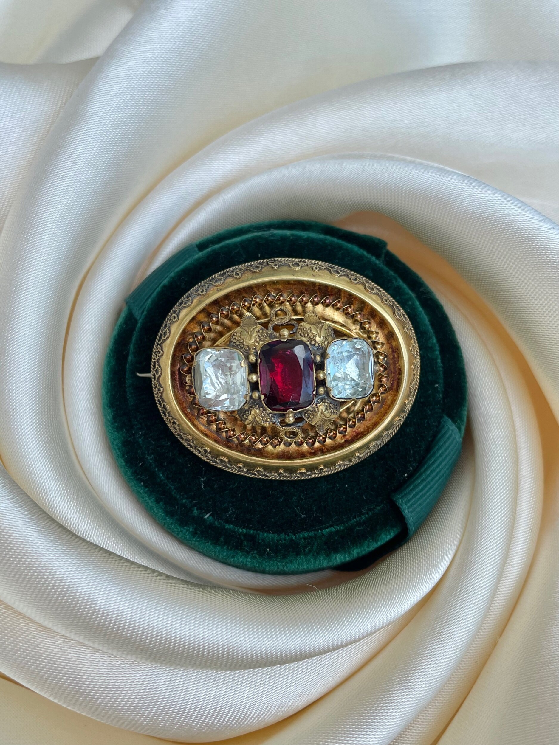 7E7F234A-3746-4132-8563-914F905651BA