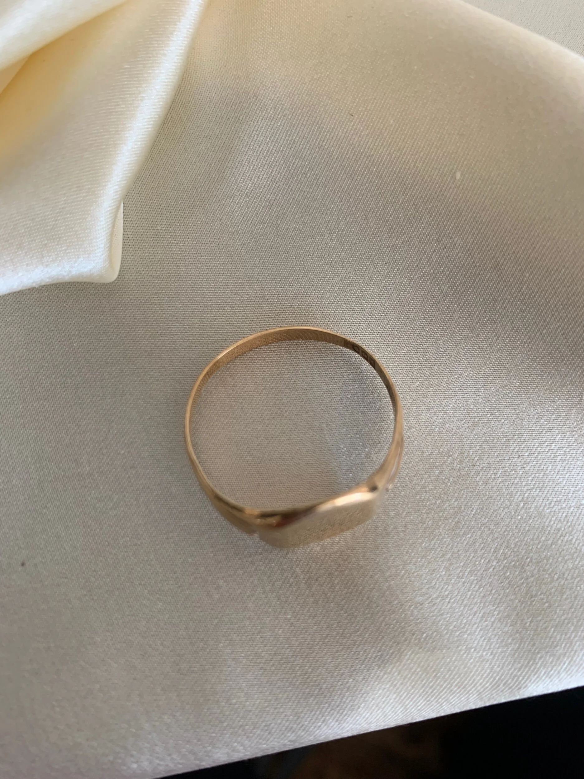 7D8827F1-FB04-4D7C-B40A-8B75E2427910