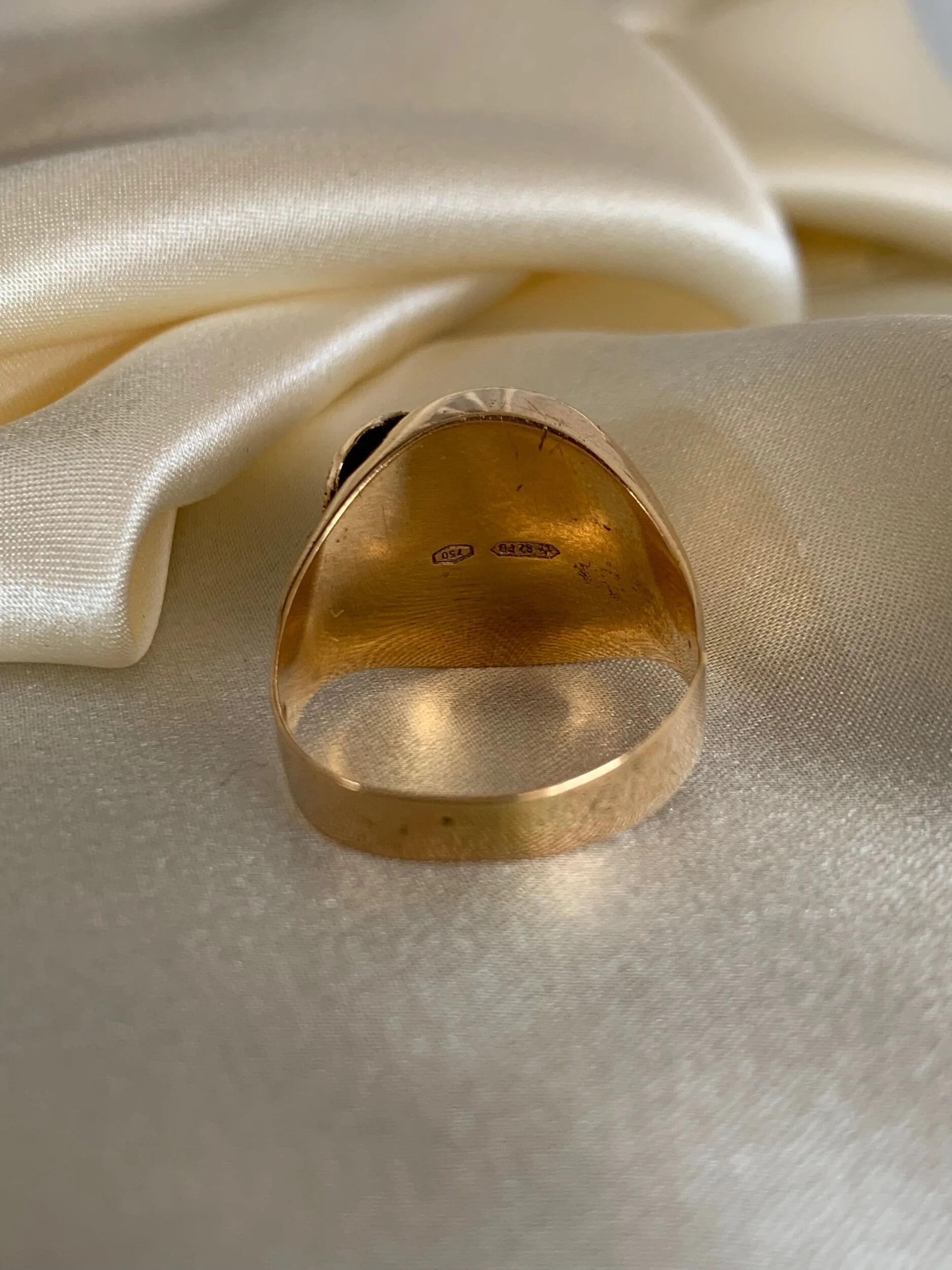 CFF1629D-4D7B-4CA0-9821-3E426E4D2689