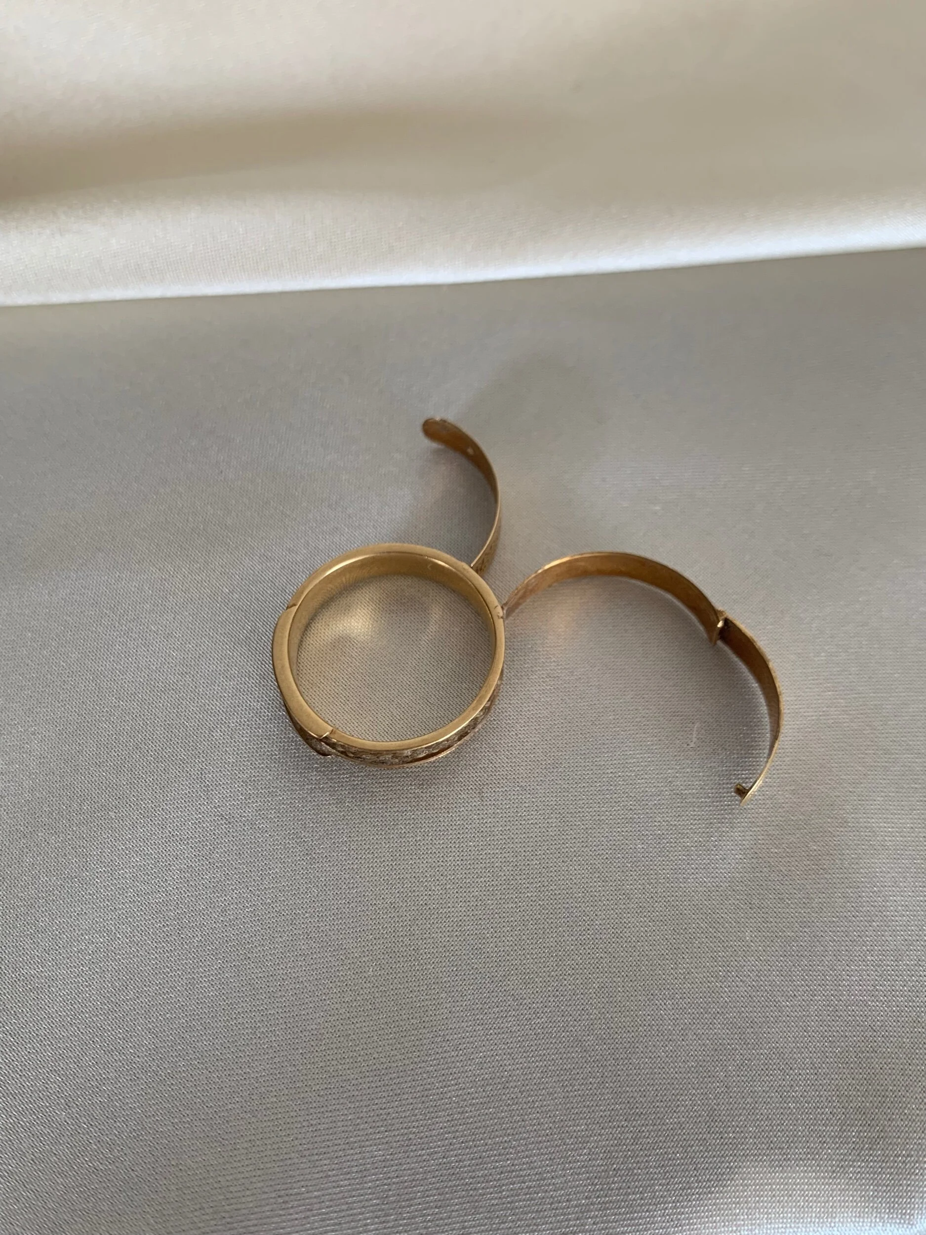 D916D4D9-EE5A-4F1C-ABB1-02ABF20CCBD7