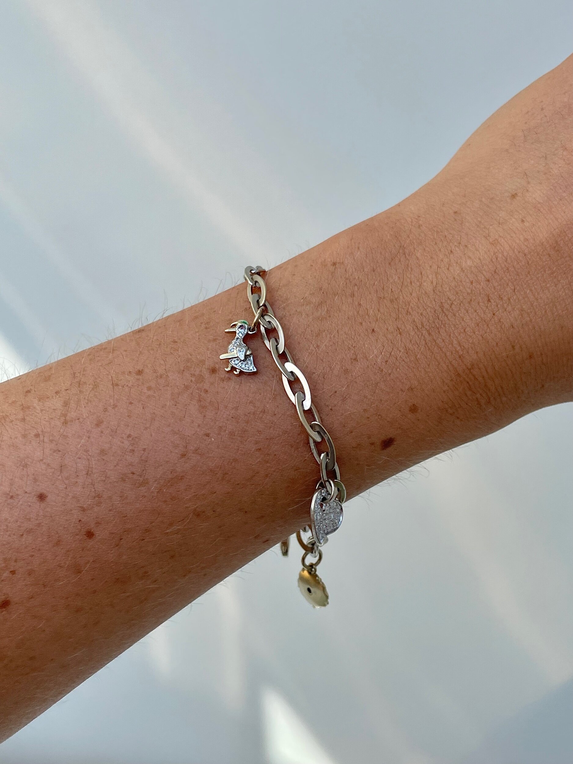 DA737276-BA15-4E7F-91D1-0CDA3018B185