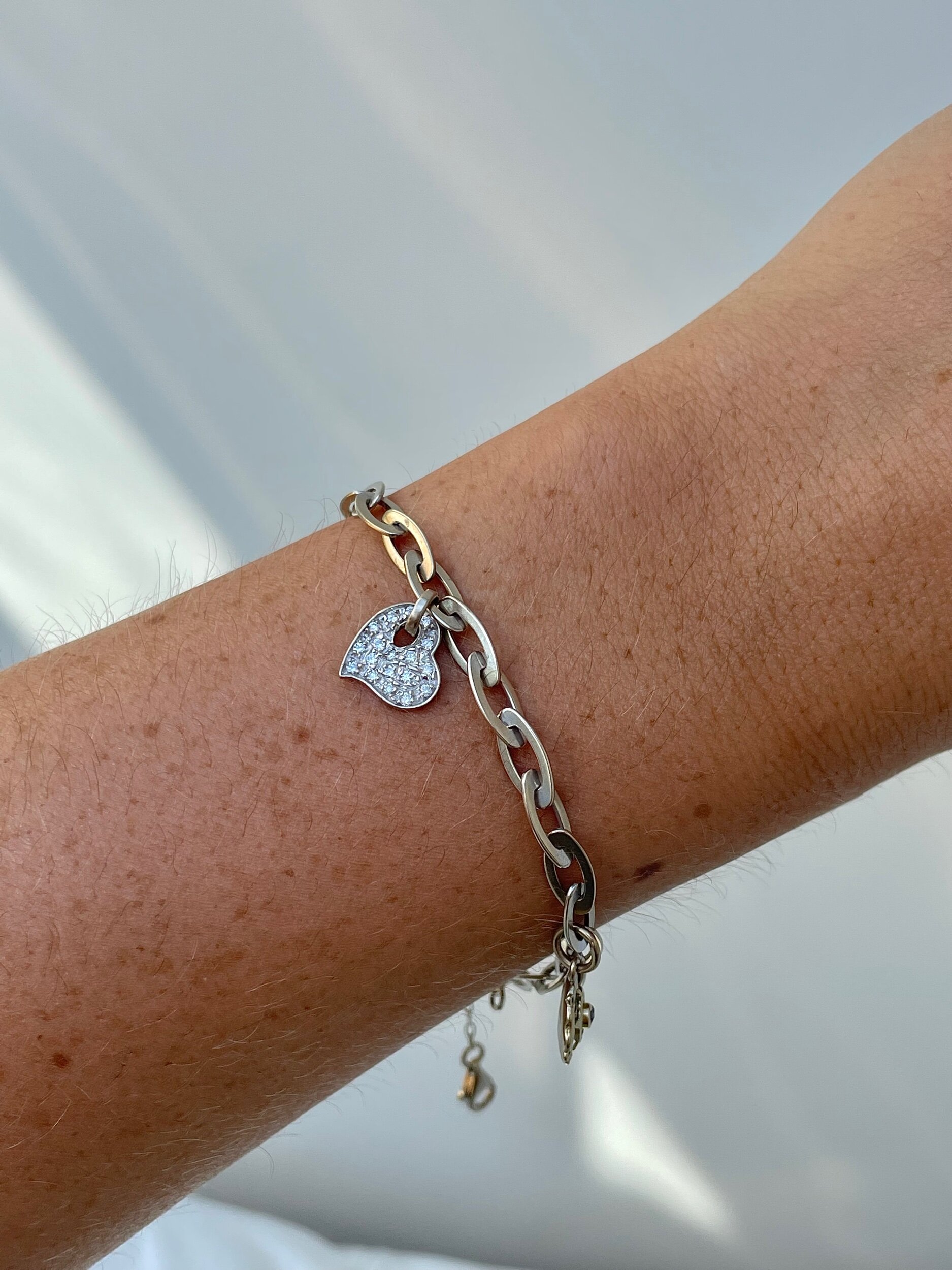 DC4D26B1-AD41-4DA2-9A3D-71621A565929