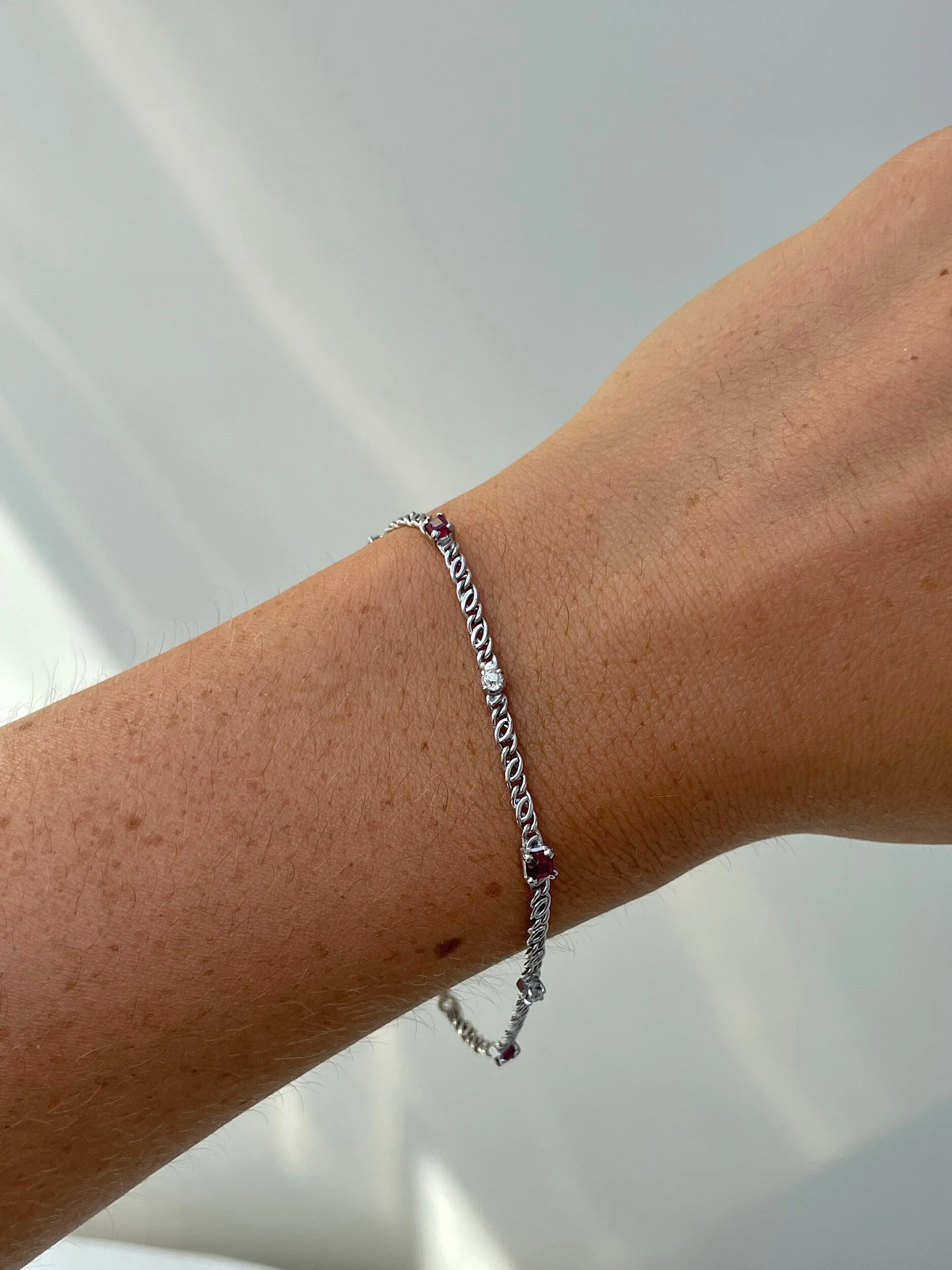 FCECCF88-4DAF-49D3-AB21-6440DB4F3BE4