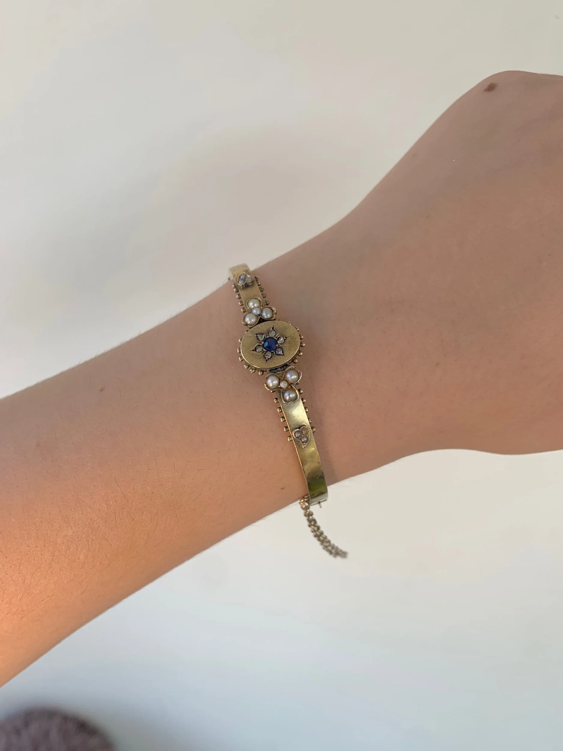 2FBFF15C-9C96-4E29-9C4B-738C4DBE9BAF