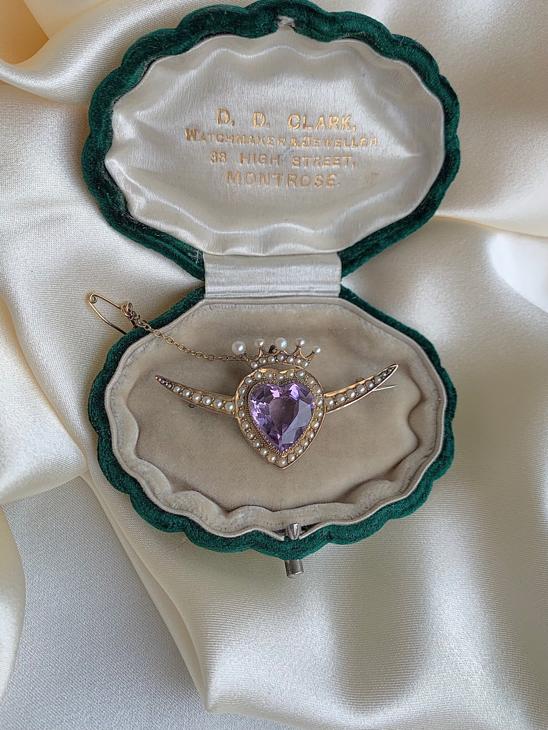 10F74C45-2D94-4F7C-BE99-389D0A5CF5EC