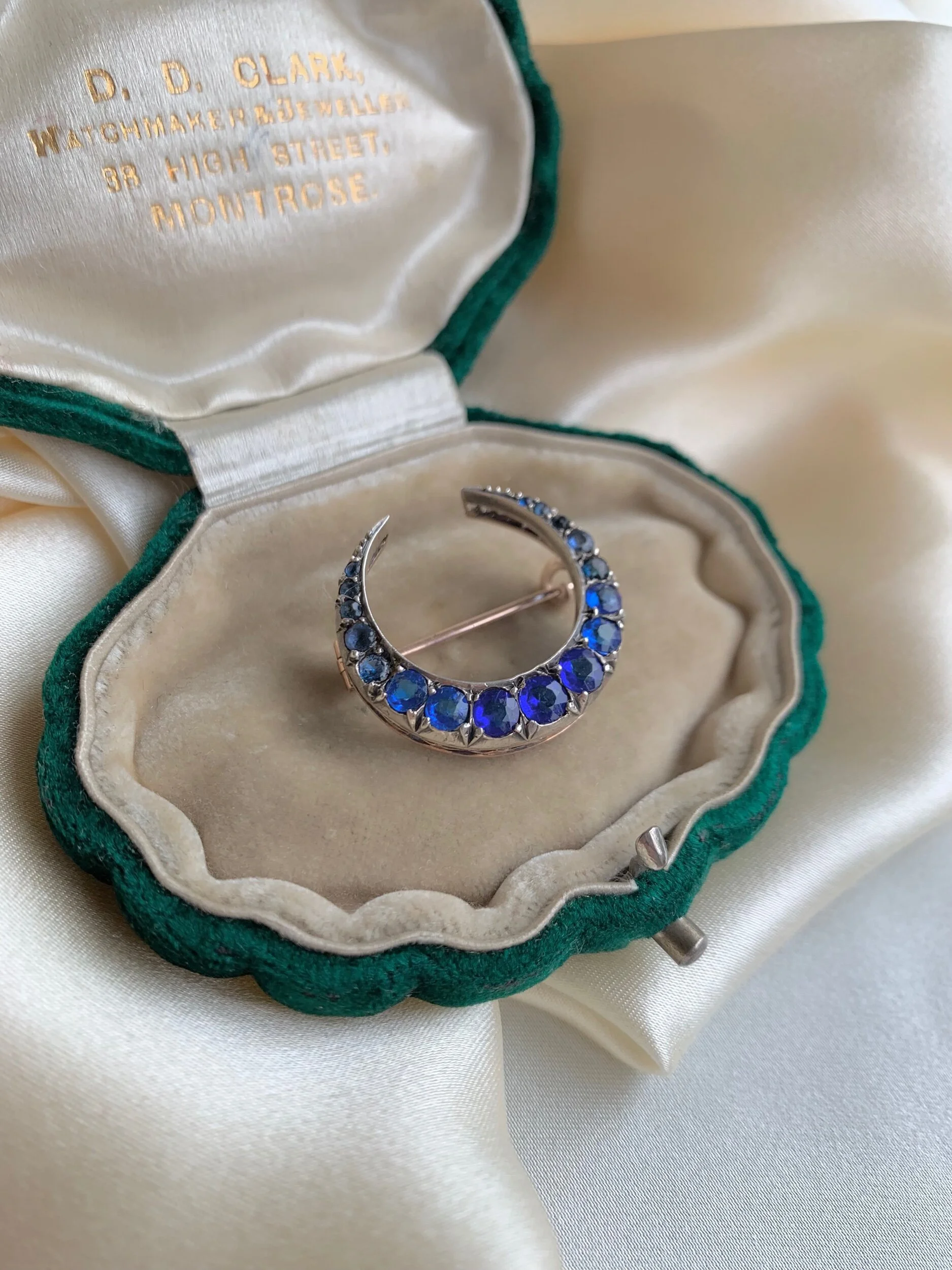 AF2E3103-6AA6-4A68-B4D6-96E2373D55B6