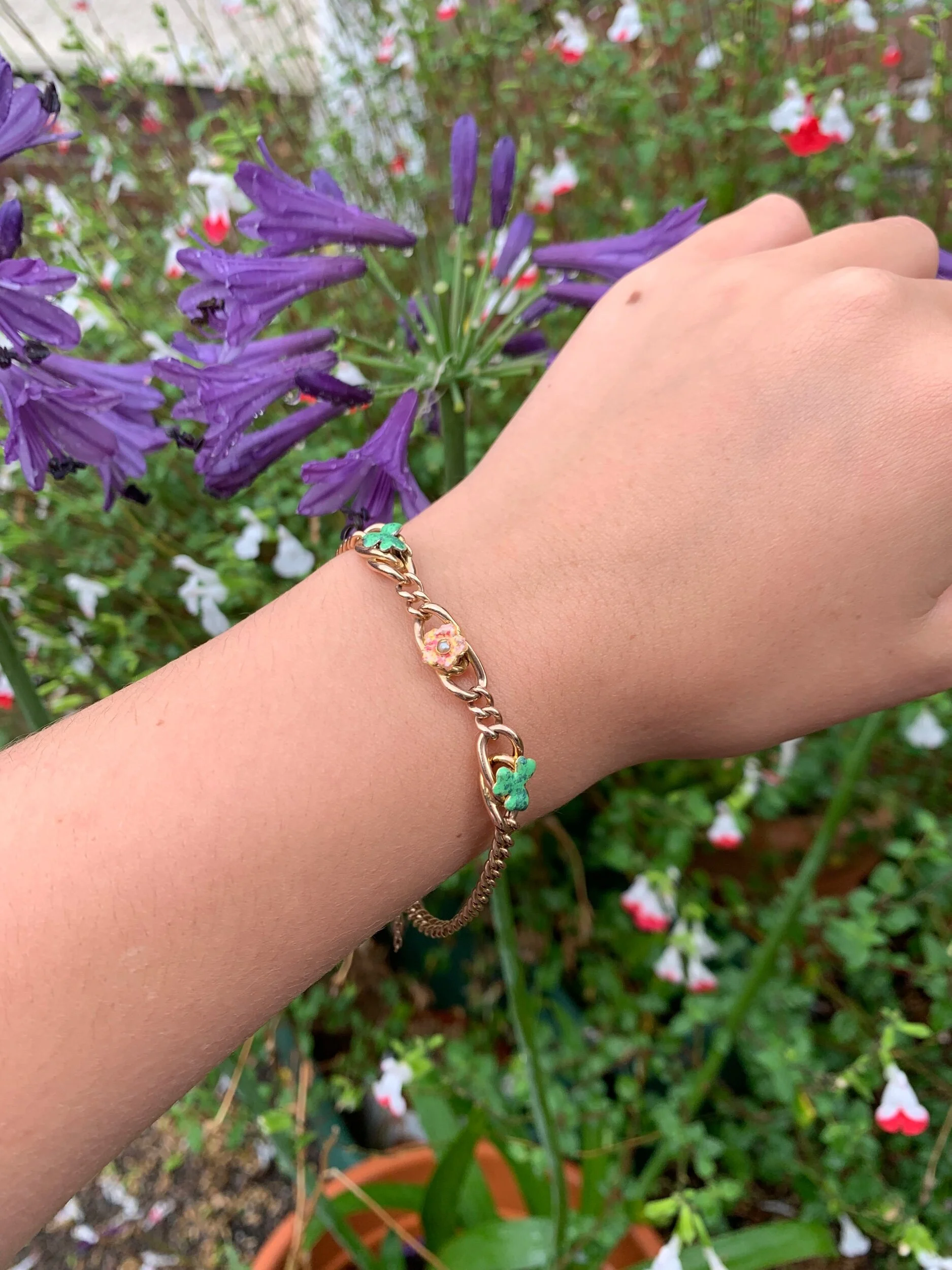 CABFCB82-7E70-4B2D-BE83-D38816E36C08