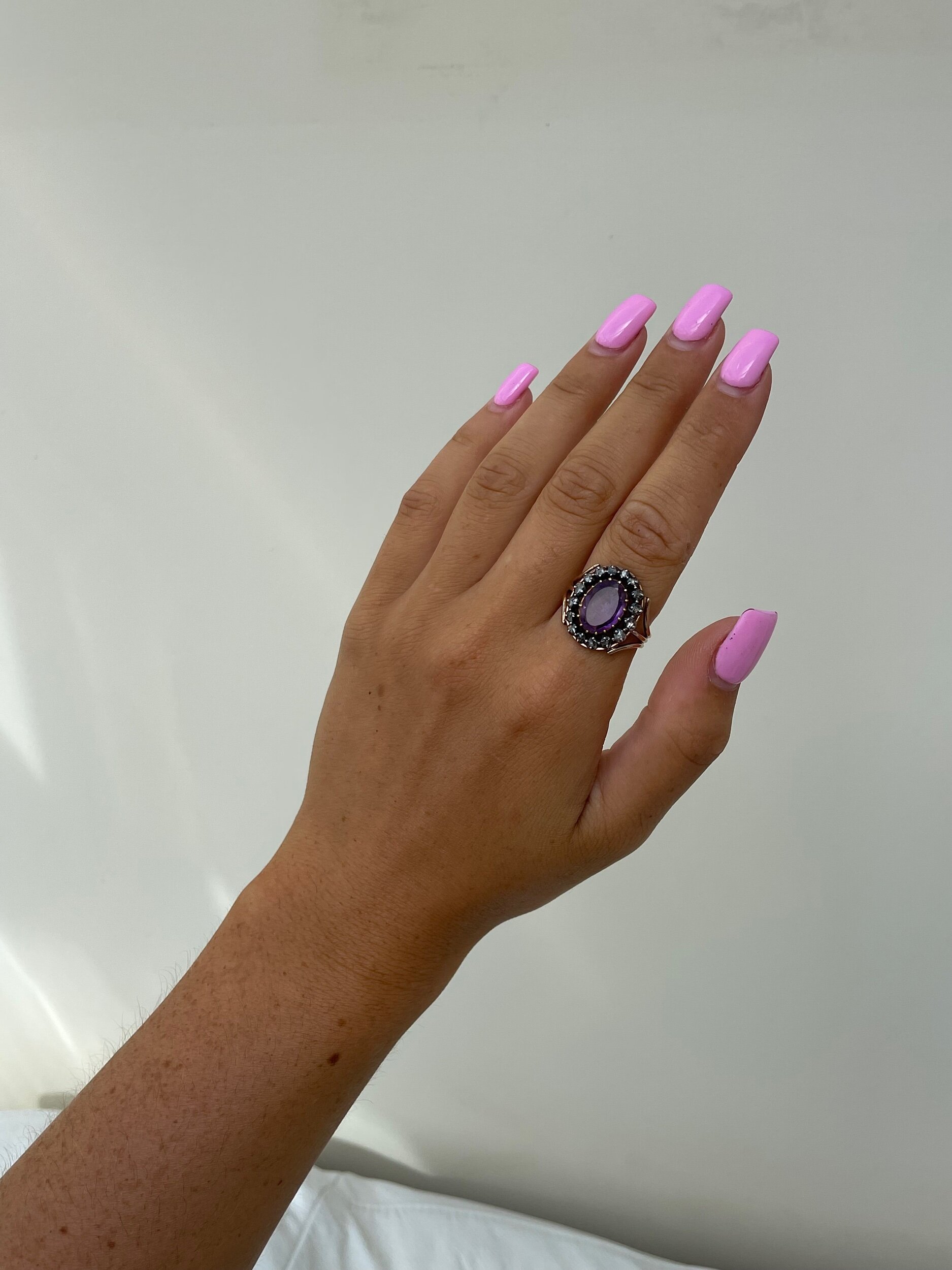 7E7F8154-4752-45BA-AE75-54B2ABF3FAFC