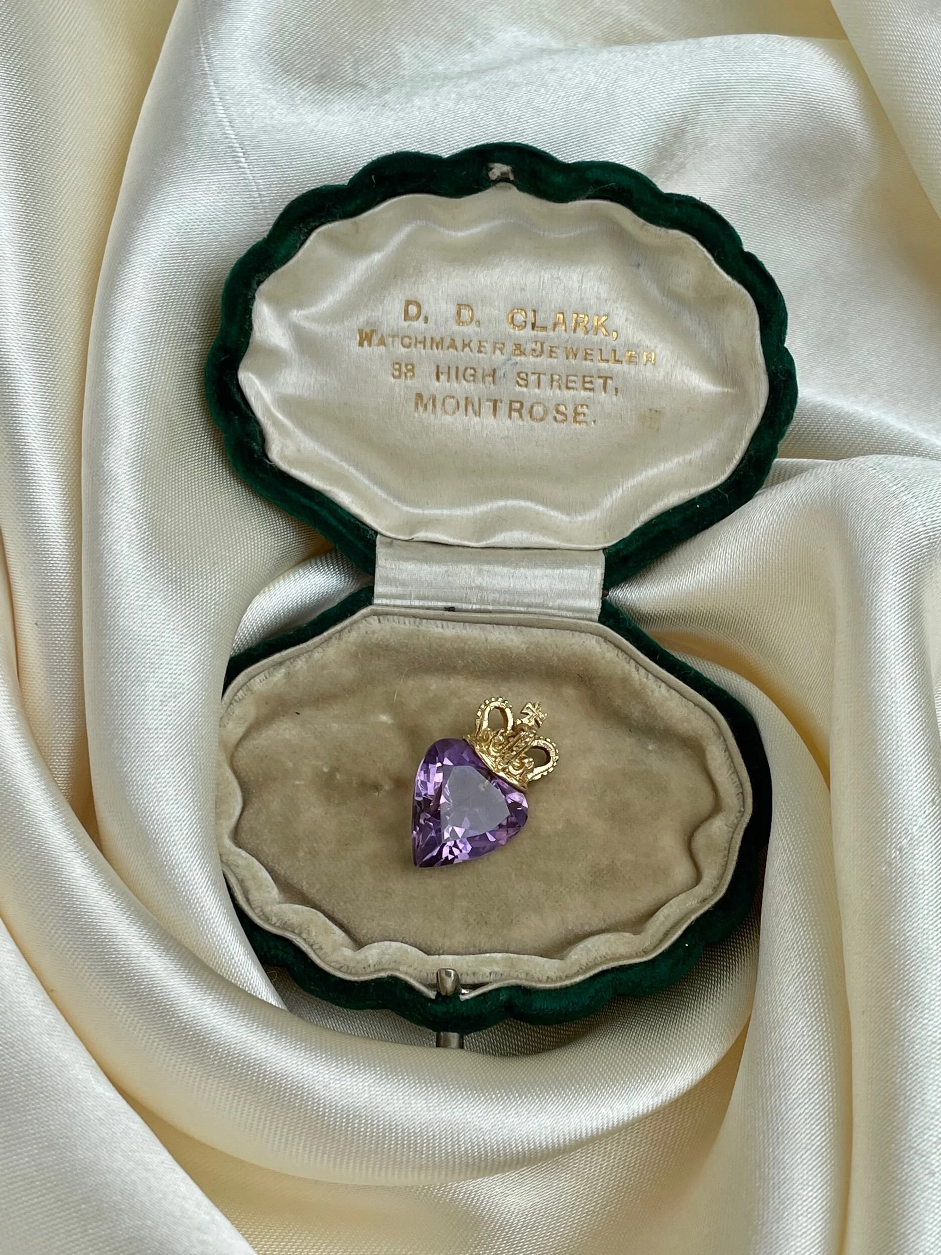 6CCD084A-ADF2-4A3D-8EB7-81CBB466CBD2