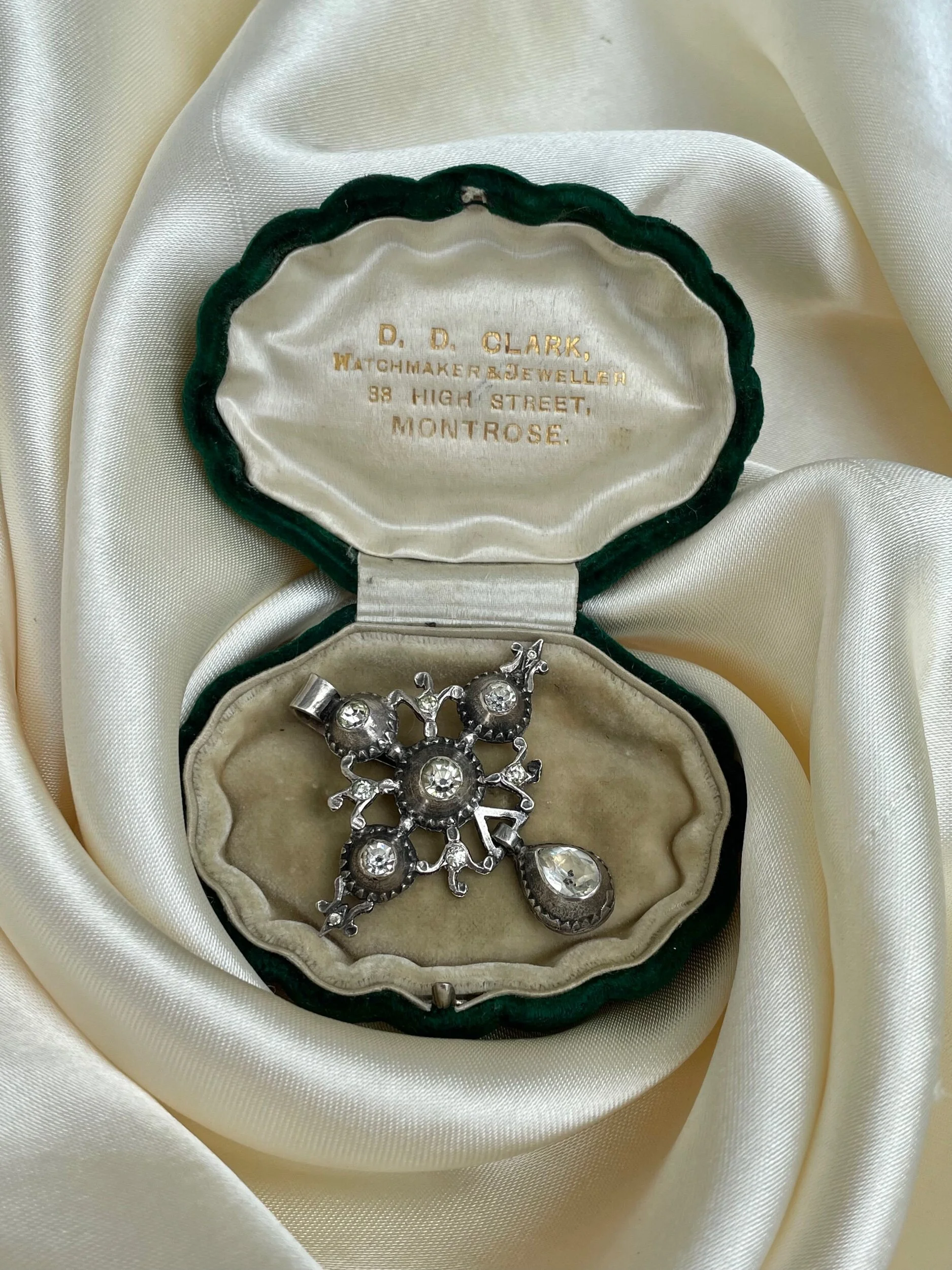 644B60F9-5887-4440-BB8C-DD6D01706774