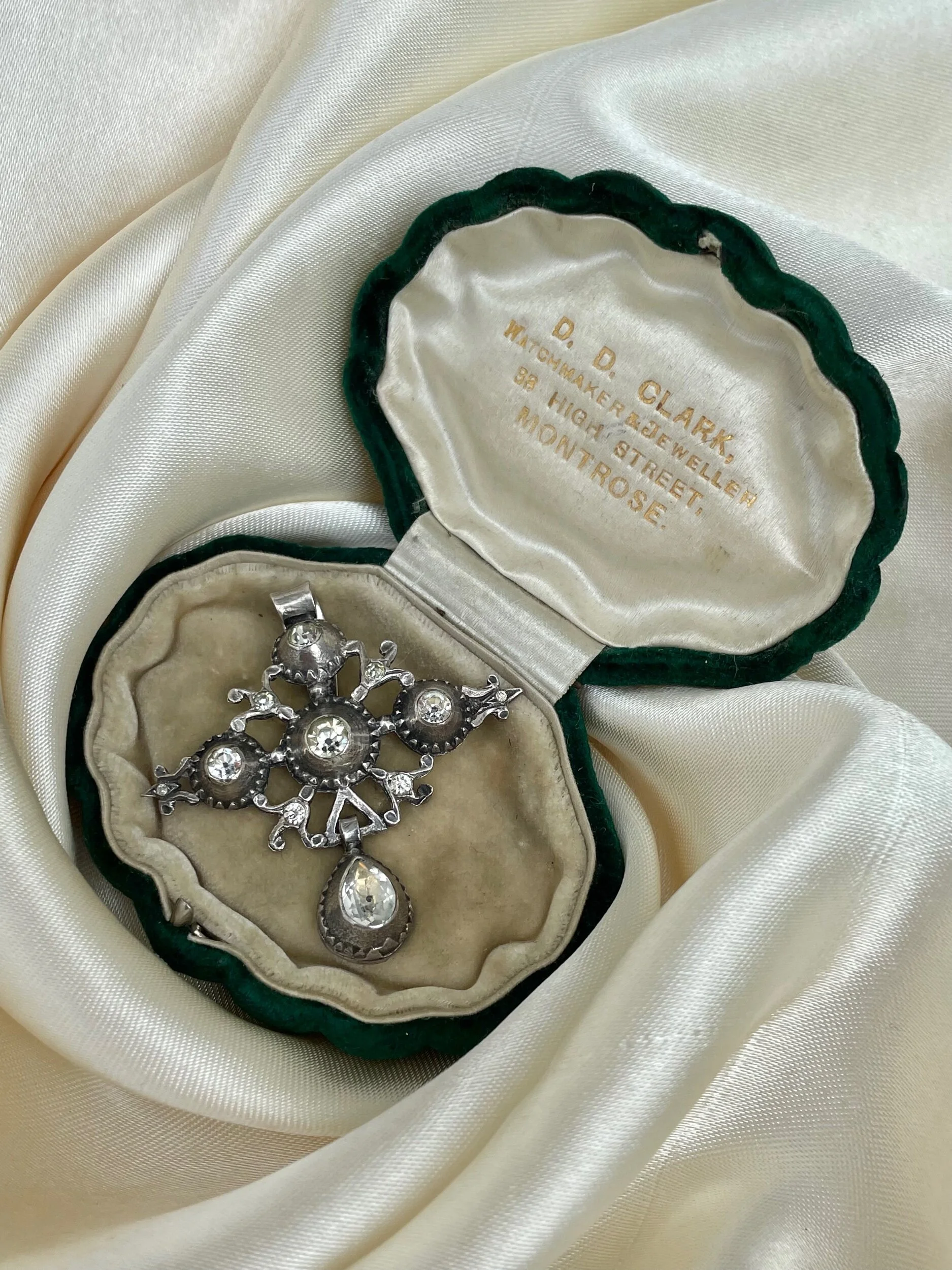 C4C5A07A-B638-4054-BB5F-3FC817DFF7AB