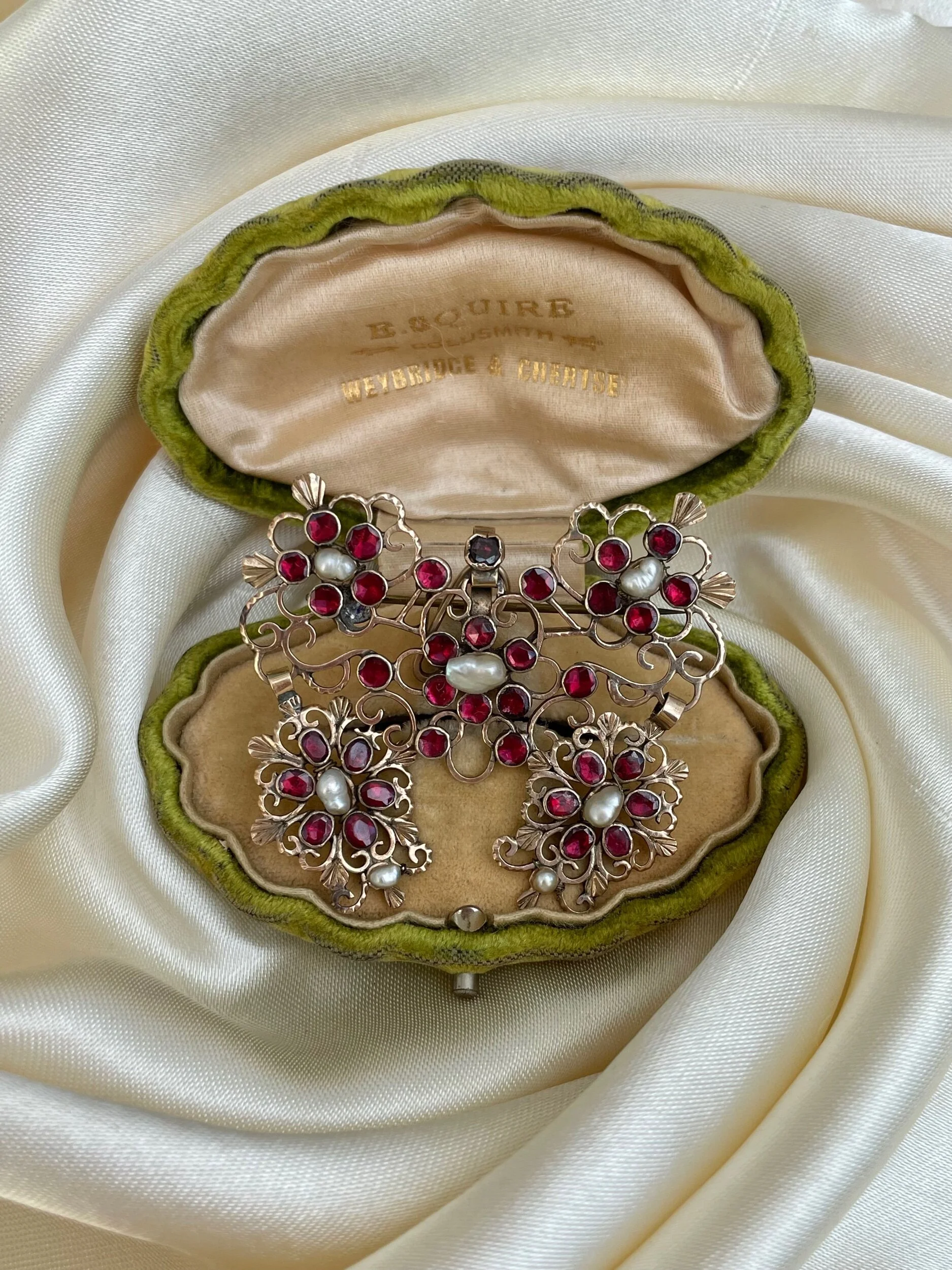 219F04C7-0CB3-4B58-BD60-5C0D4176023A