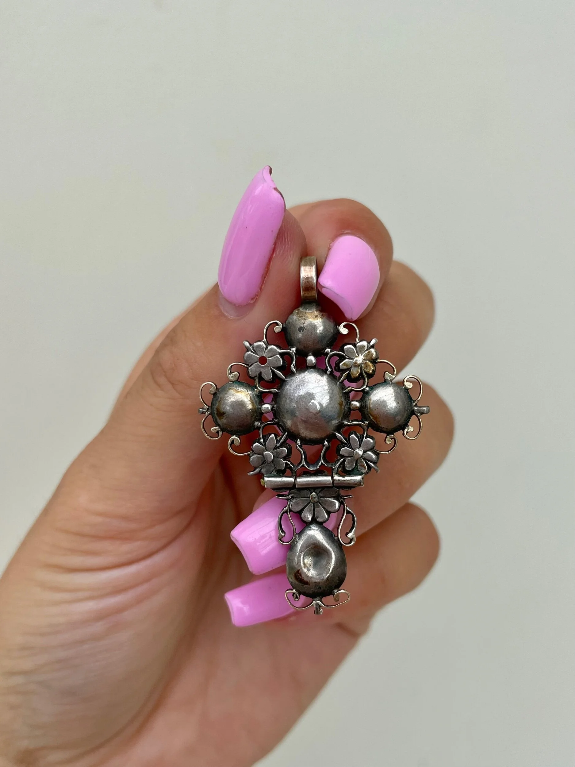 D938DCF6-D621-4811-A483-C8B377B14C4E