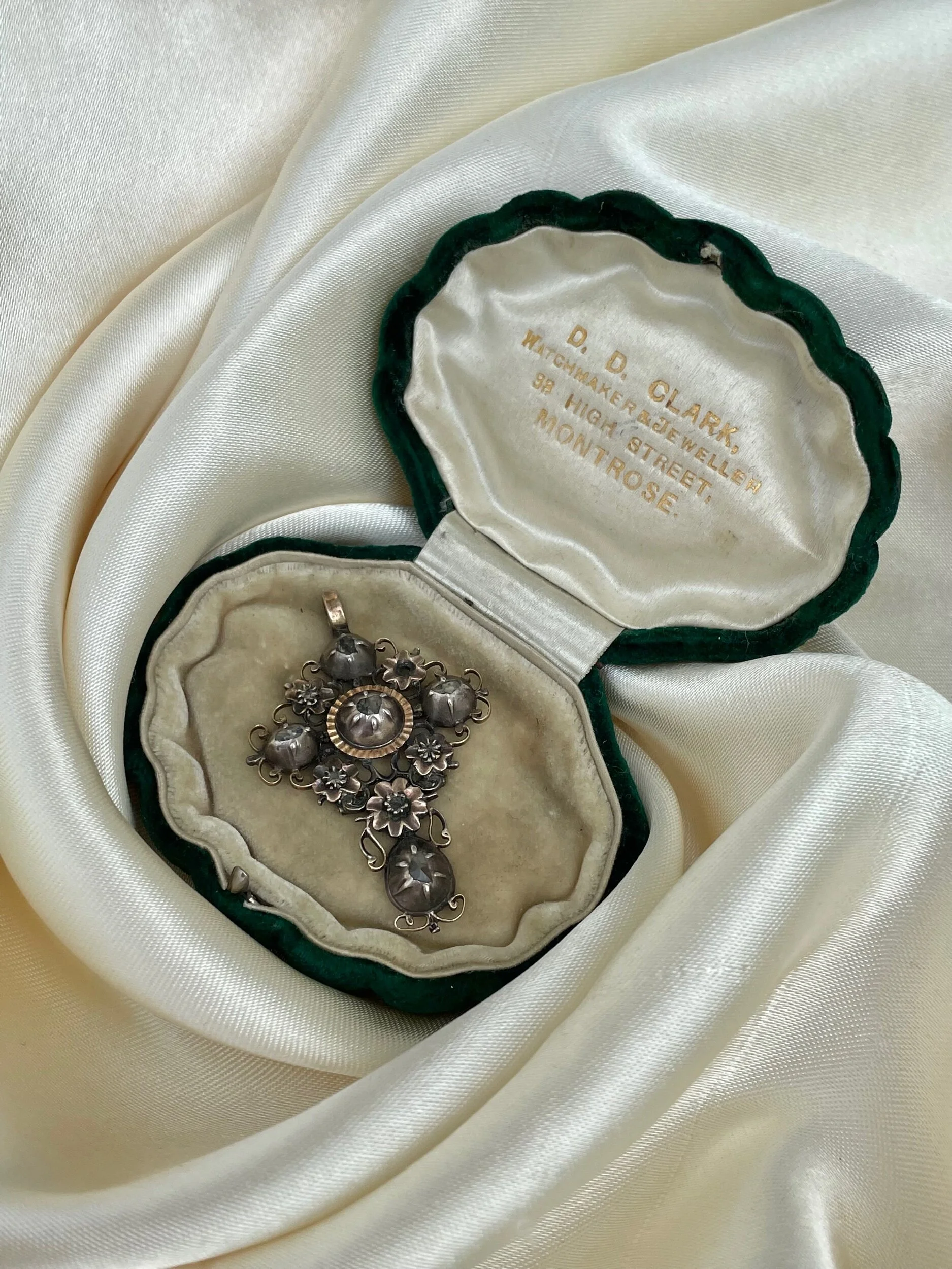 FD000586-0AA3-4F7A-B6FD-9600C1EB16AA