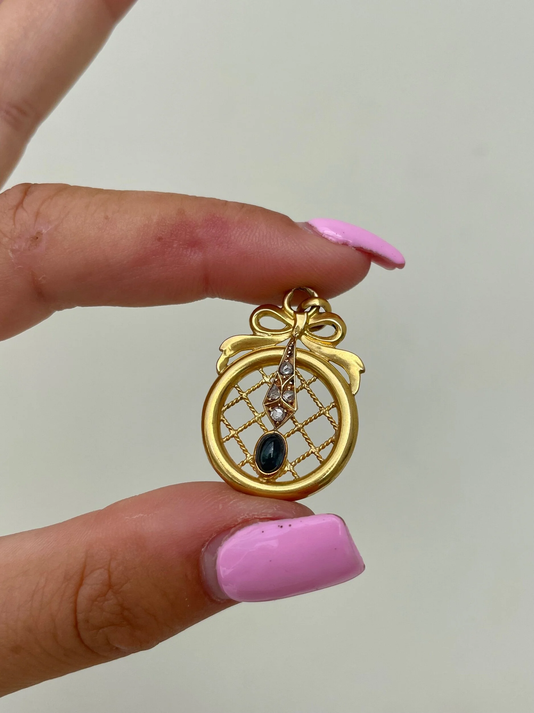 A8404B2A-BFE8-4727-944C-721B35D92372