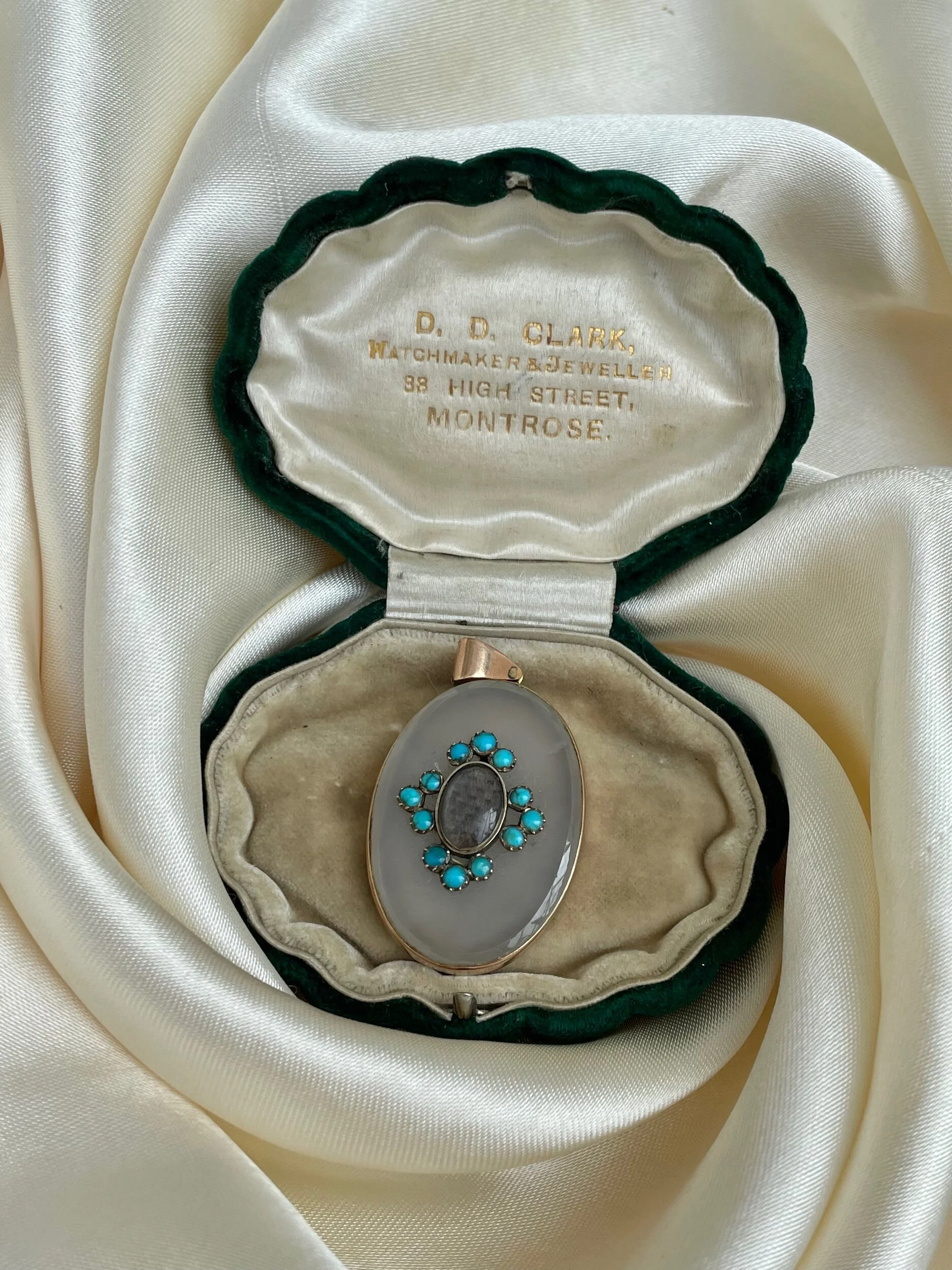 FFBE8390-19C0-4AD4-B929-5265261F6646