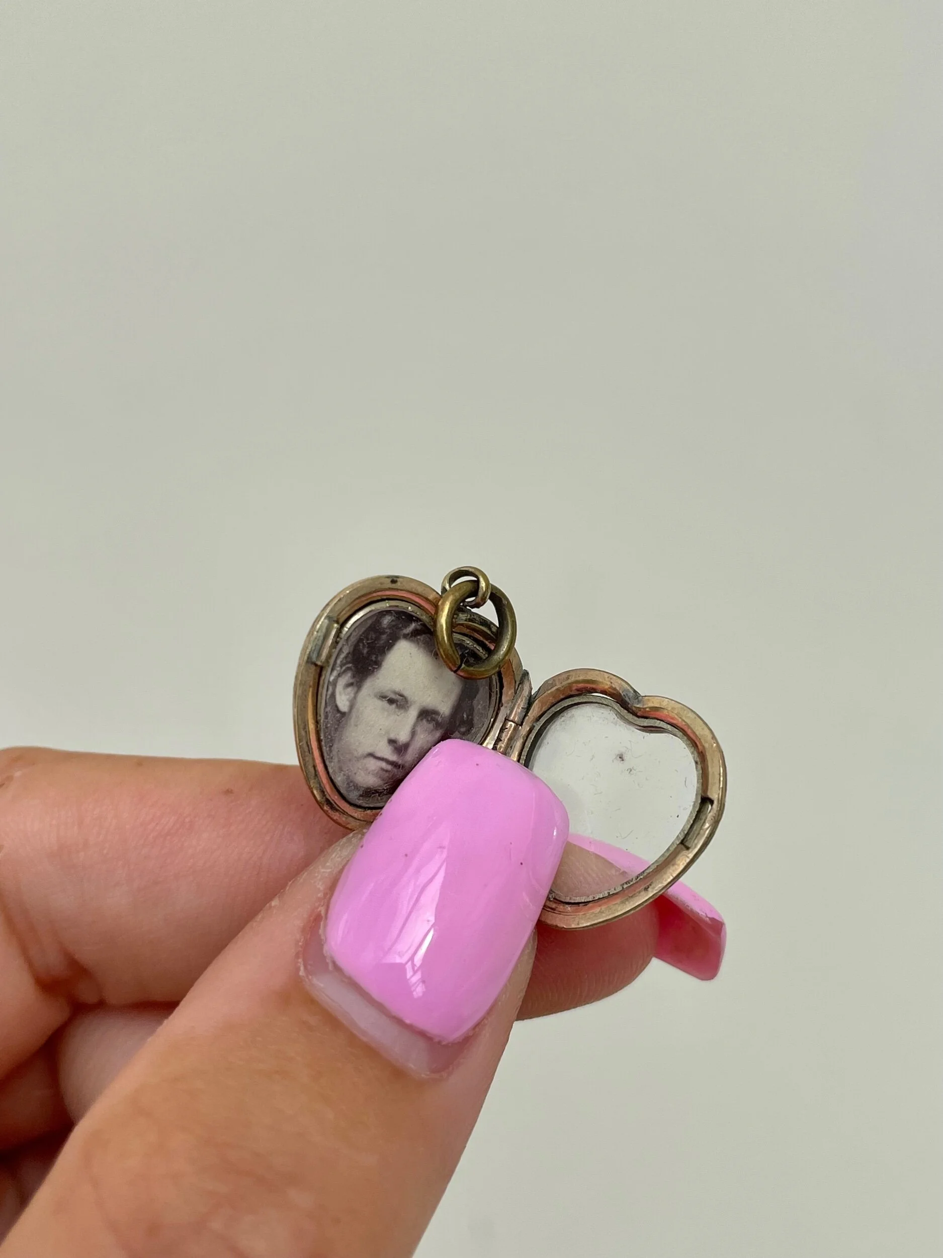 D4CAD1CE-064C-4555-989D-B33D1870E60E