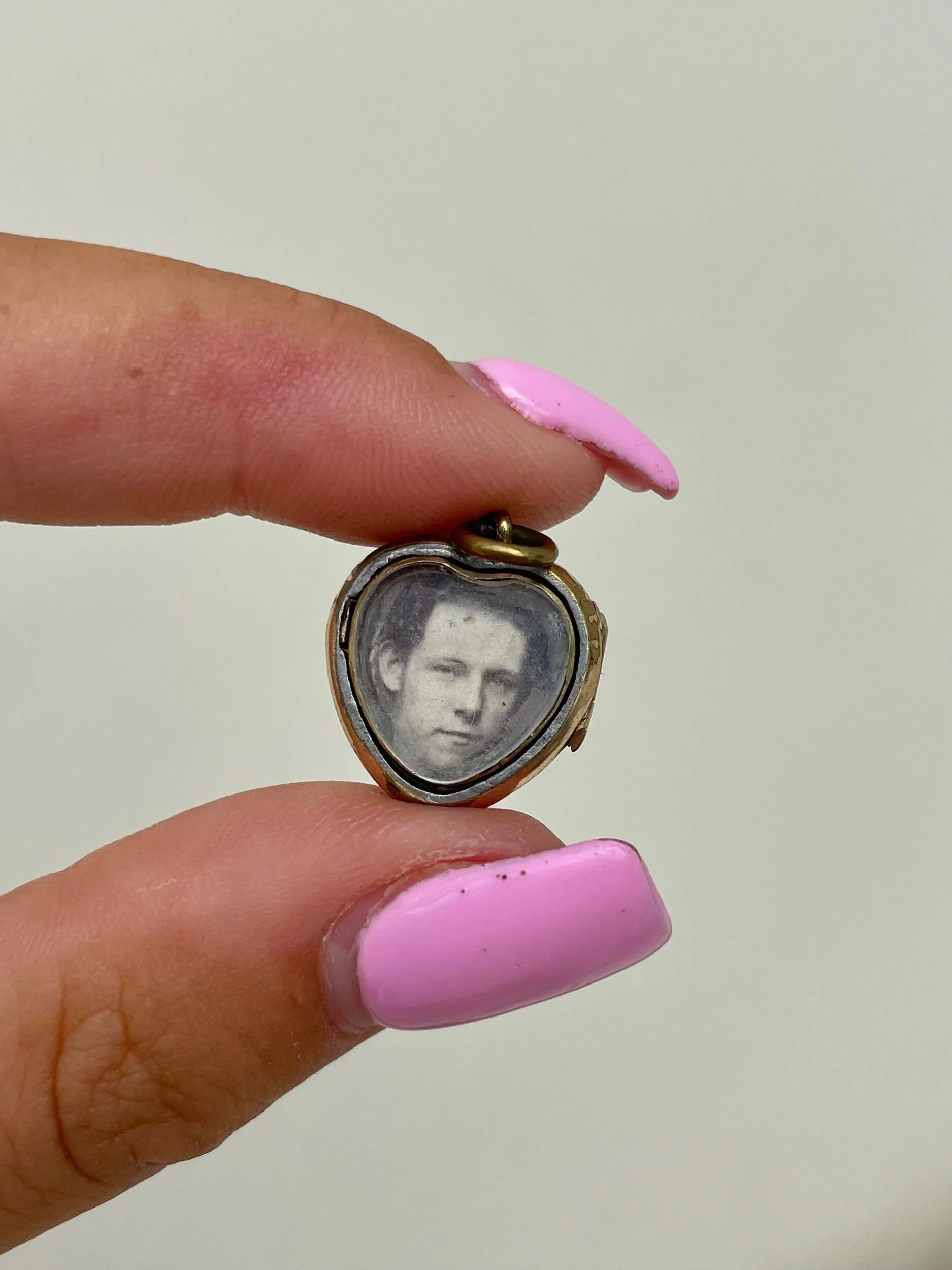 20F49EC6-7D77-4874-917E-D00ED796DB4E