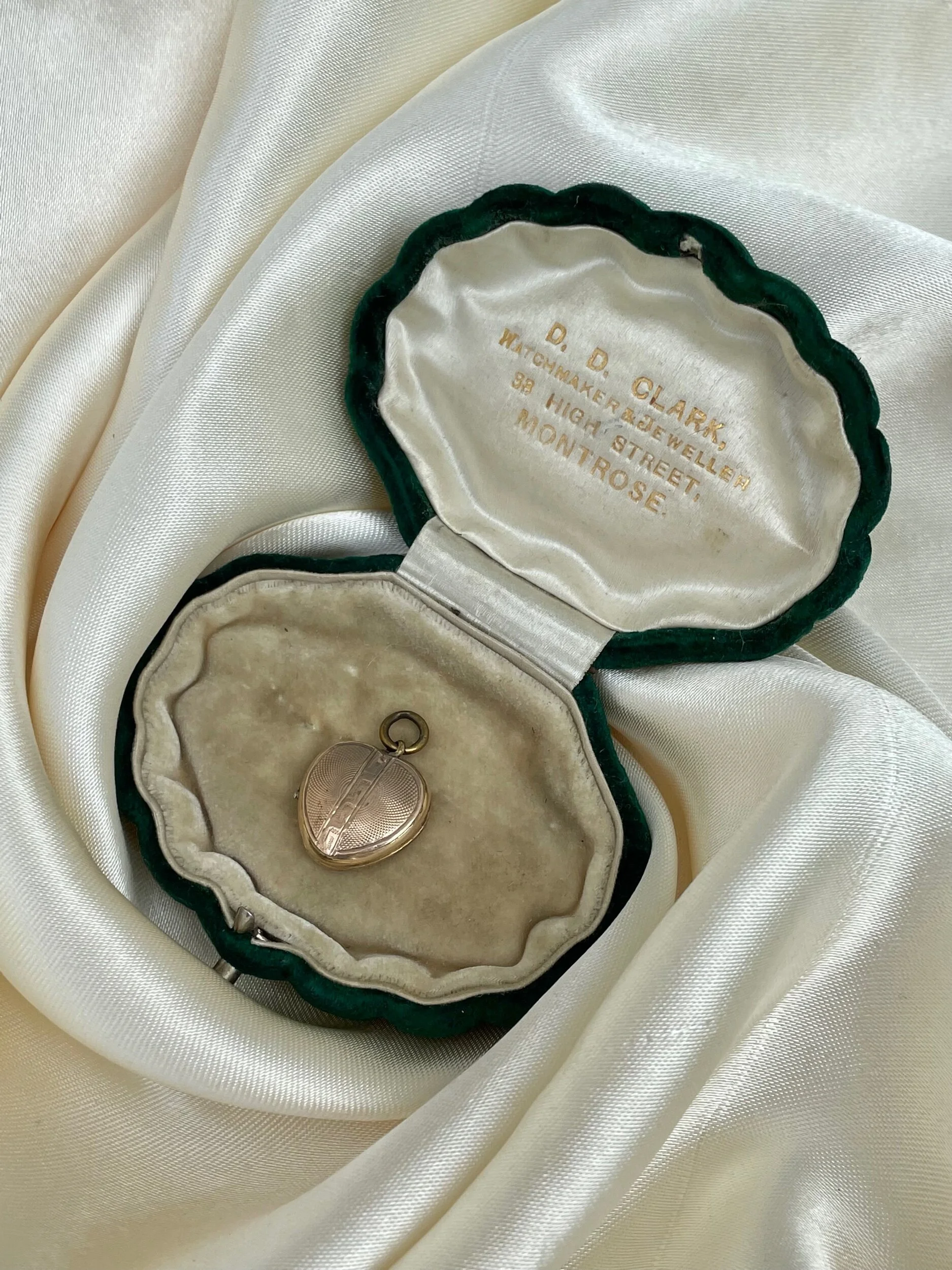 8DF25219-0BF0-4652-A344-AD39D7D71CF7