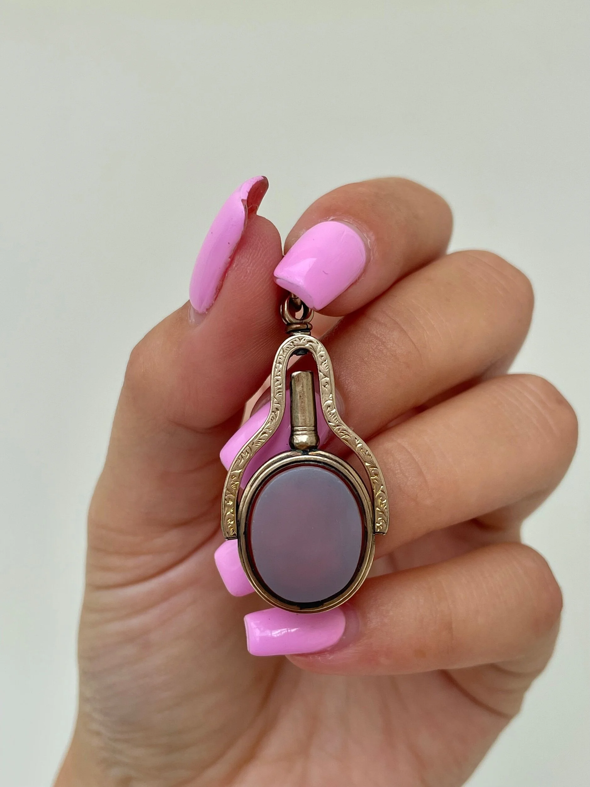 C6FE6134-FDF2-462E-9FC4-DD70A3A33ECC