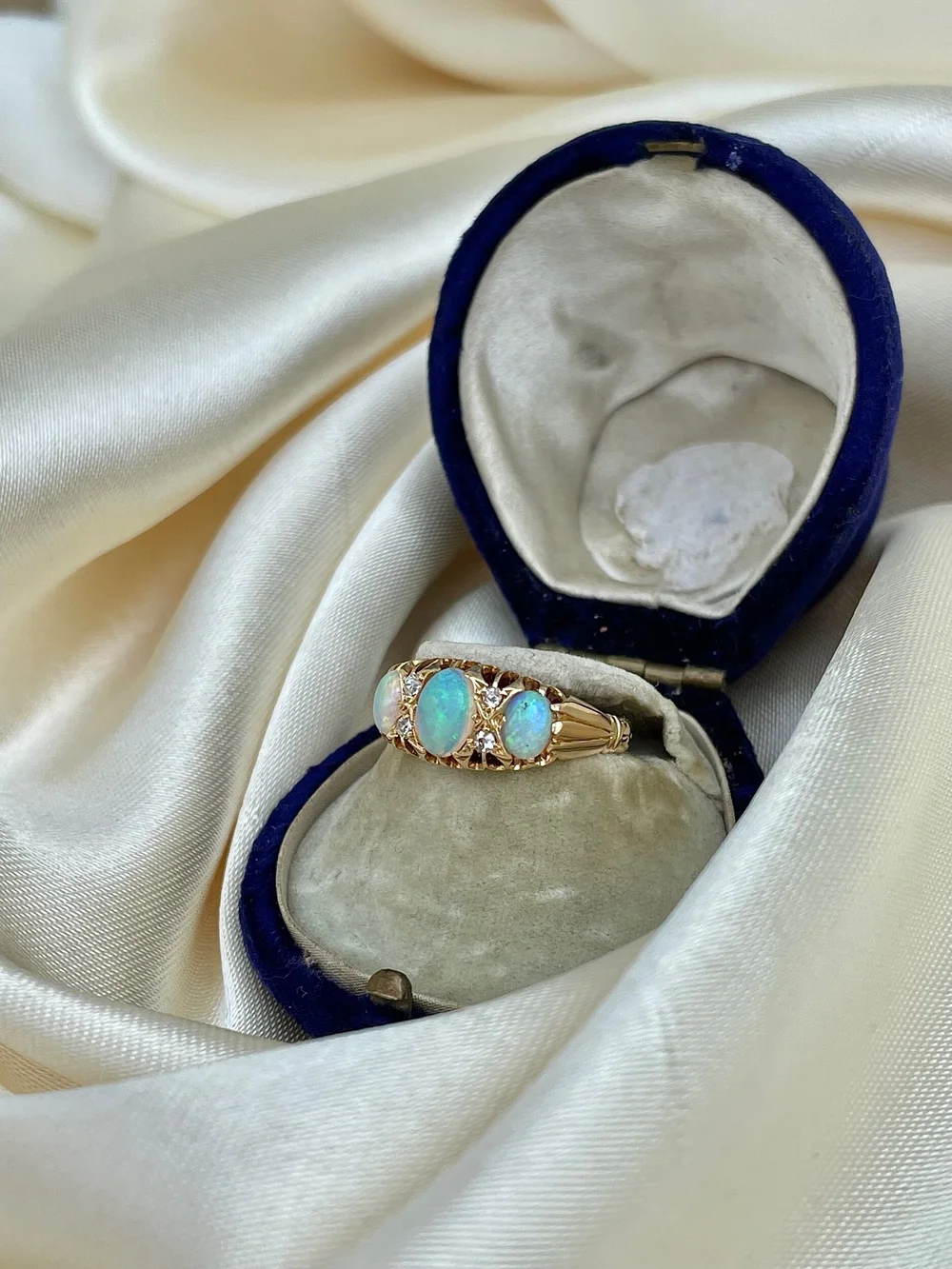 Vintage 18ct Yellow Gold Cabochon Opal and Diamond Stone Ring