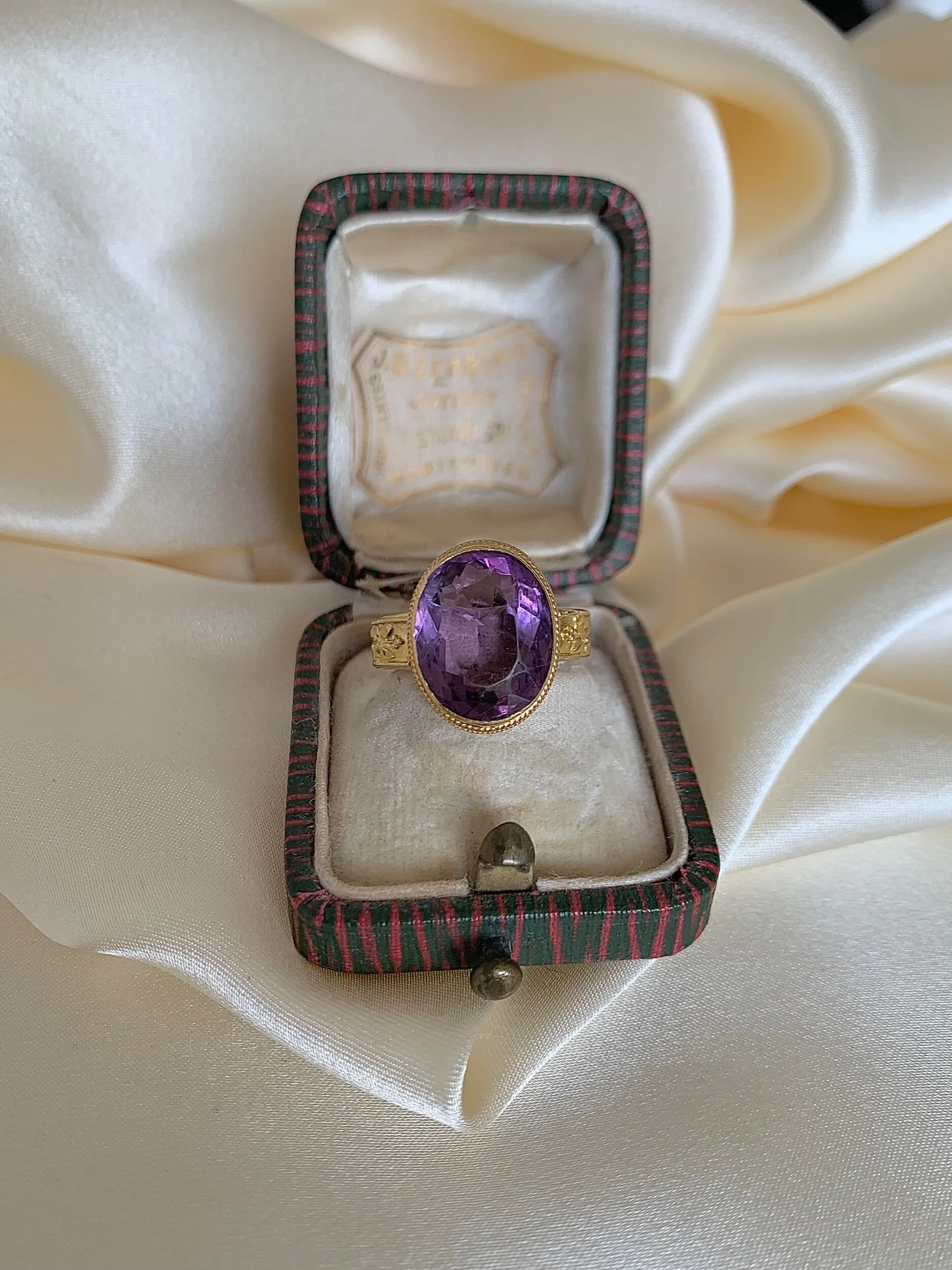 55CBA99A-44F0-4A4D-B5C3-BC52514C2322